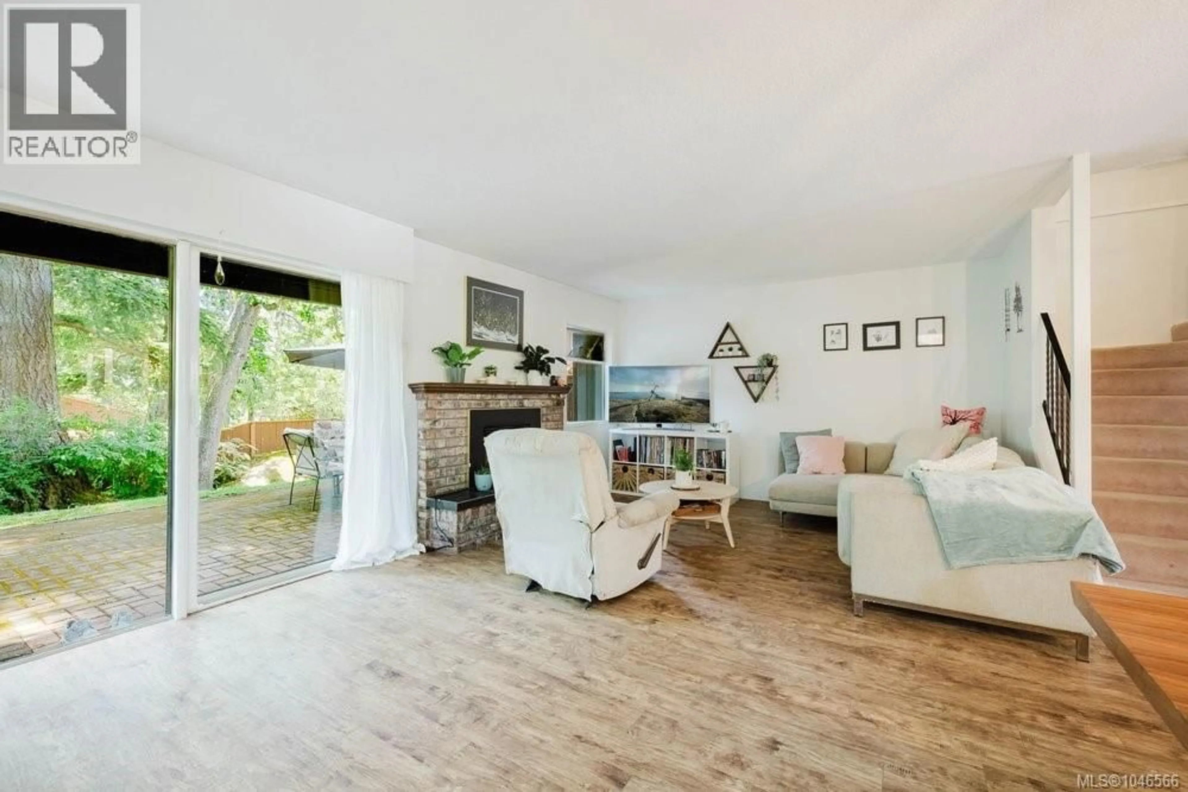 Living room with furniture, unknown for 3 - 933 ADMIRALS ROAD, Esquimalt British Columbia V9A2P1