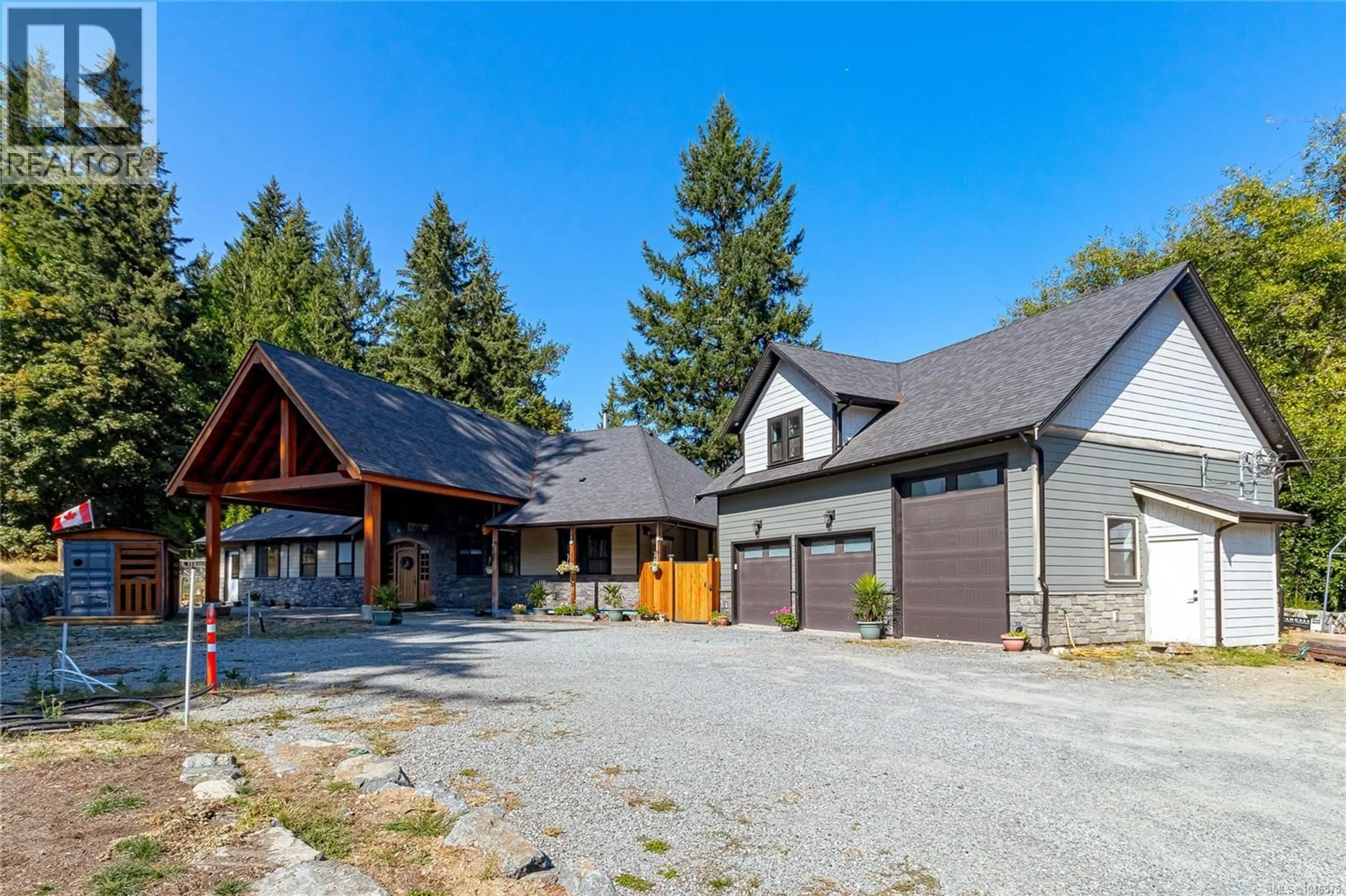 A pic from outside/outdoor area/front of a property/back of a property/a pic from drone, mountain view for 1731 NORTHGATE ROAD, Cobble Hill British Columbia V8H0B3