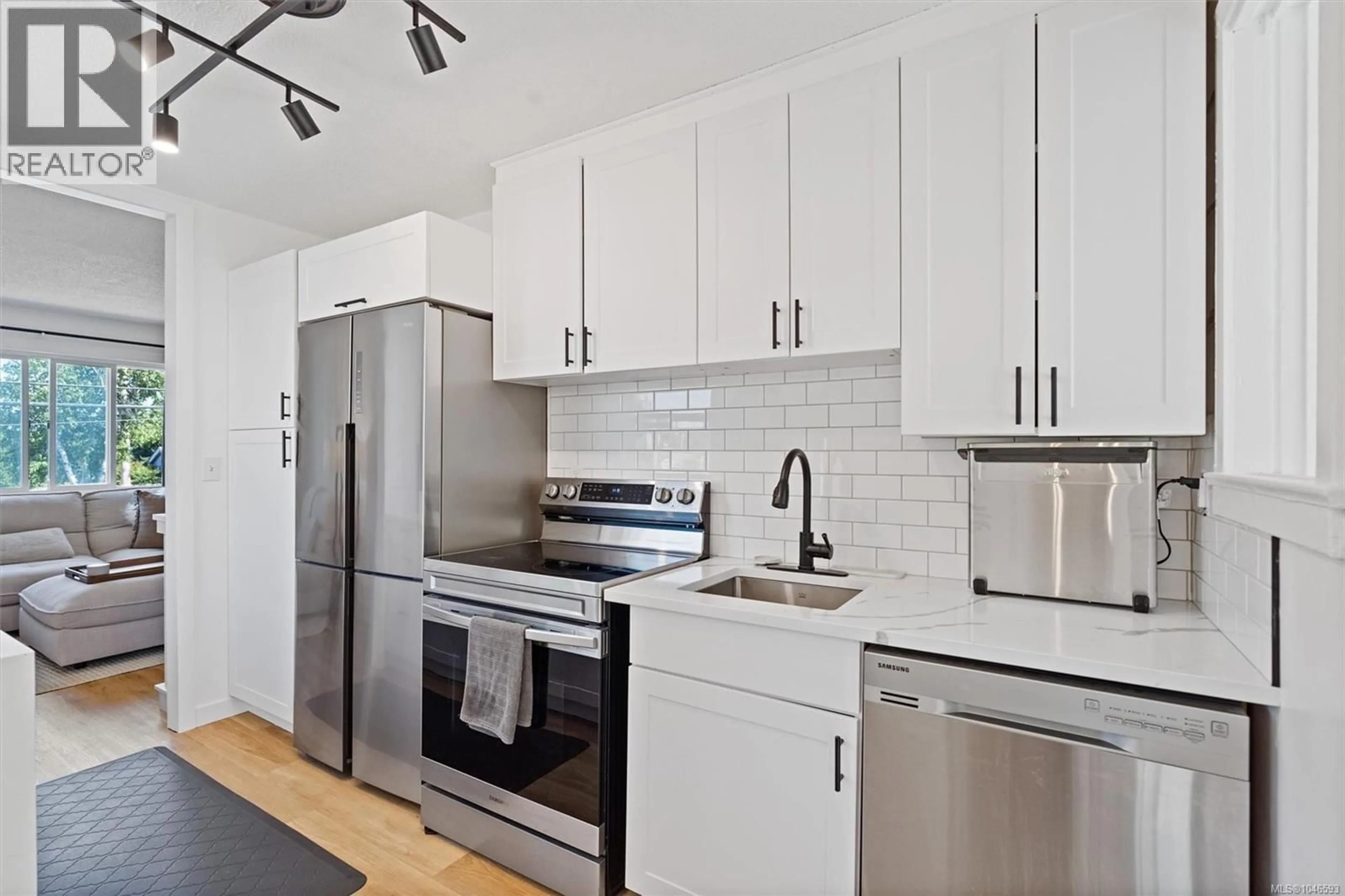 Standard kitchen, unknown for 1143 LOCKLEY ROAD, Esquimalt British Columbia V9A4S5