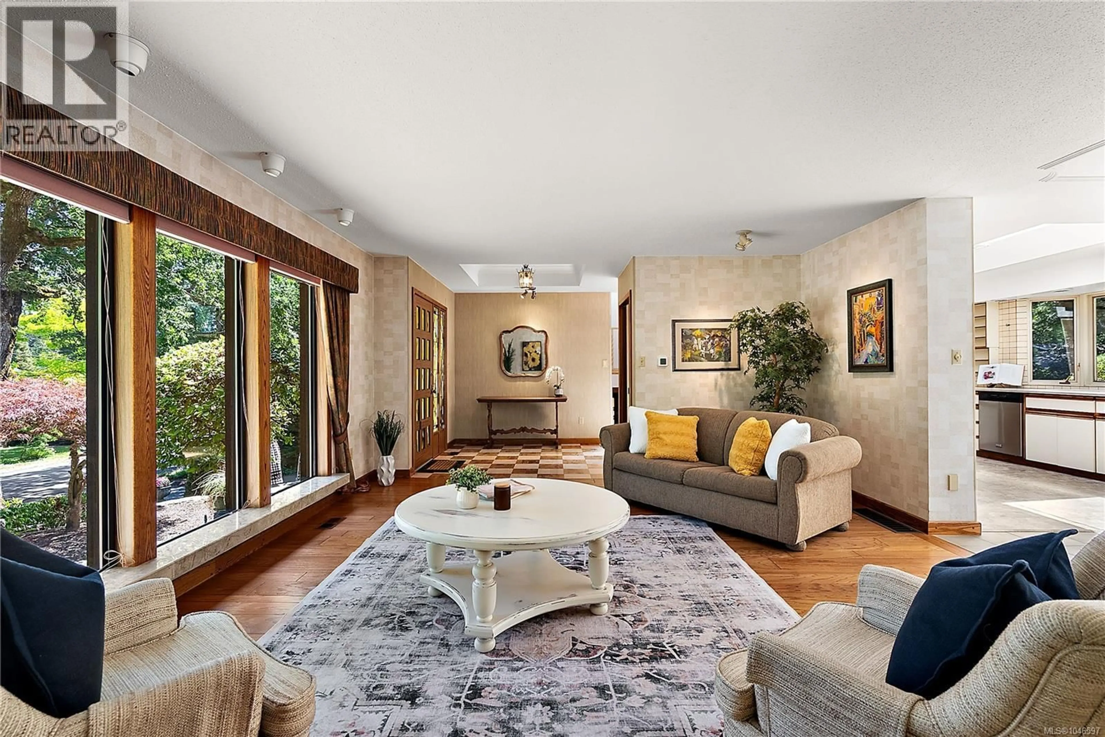 Living room with furniture, unknown for 3832 PERSIMMON DRIVE, Saanich British Columbia V8P3R9