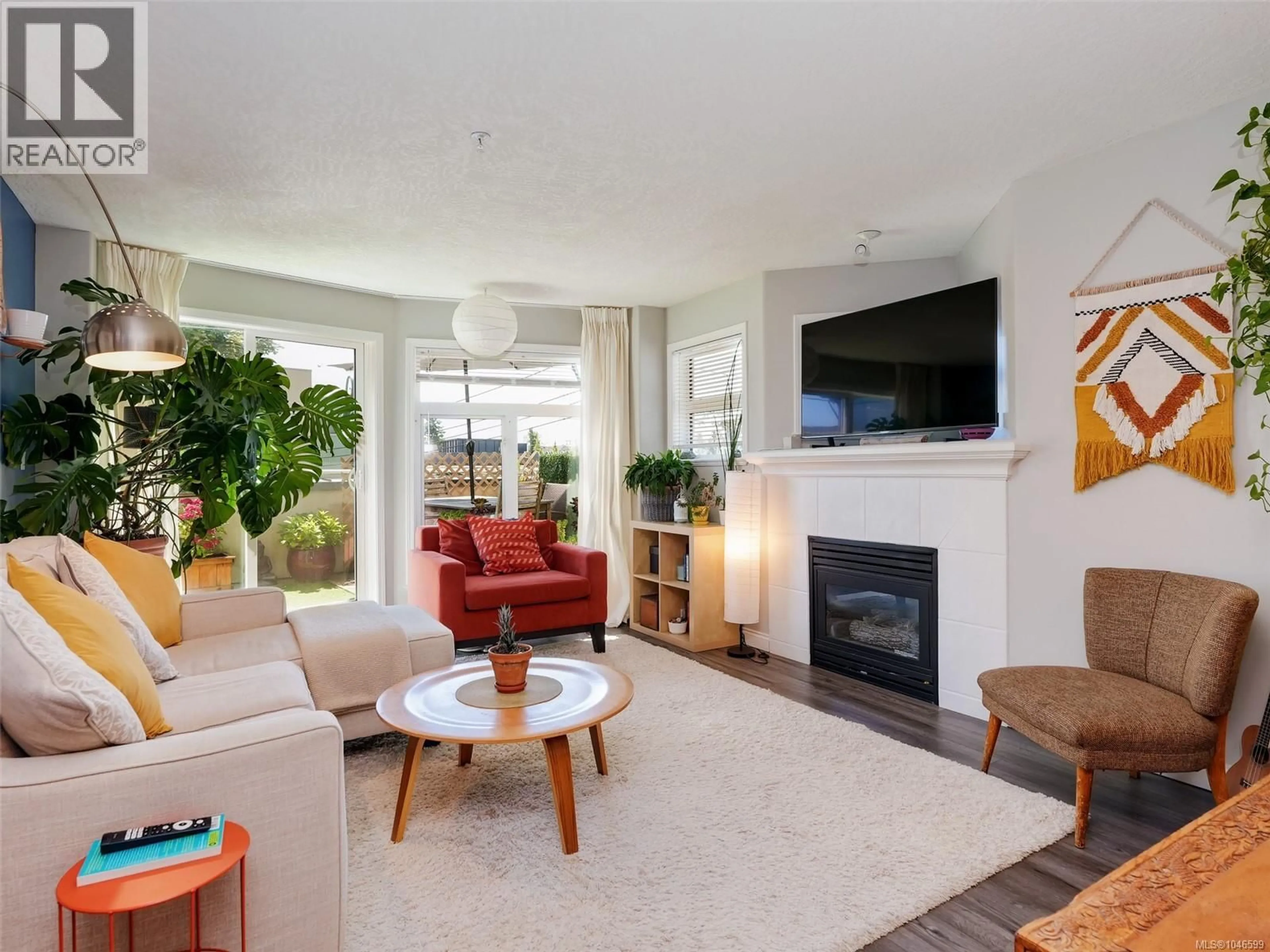 Living room with furniture, unknown for 206 - 1258 ESQUIMALT ROAD, Esquimalt British Columbia V9A3P3