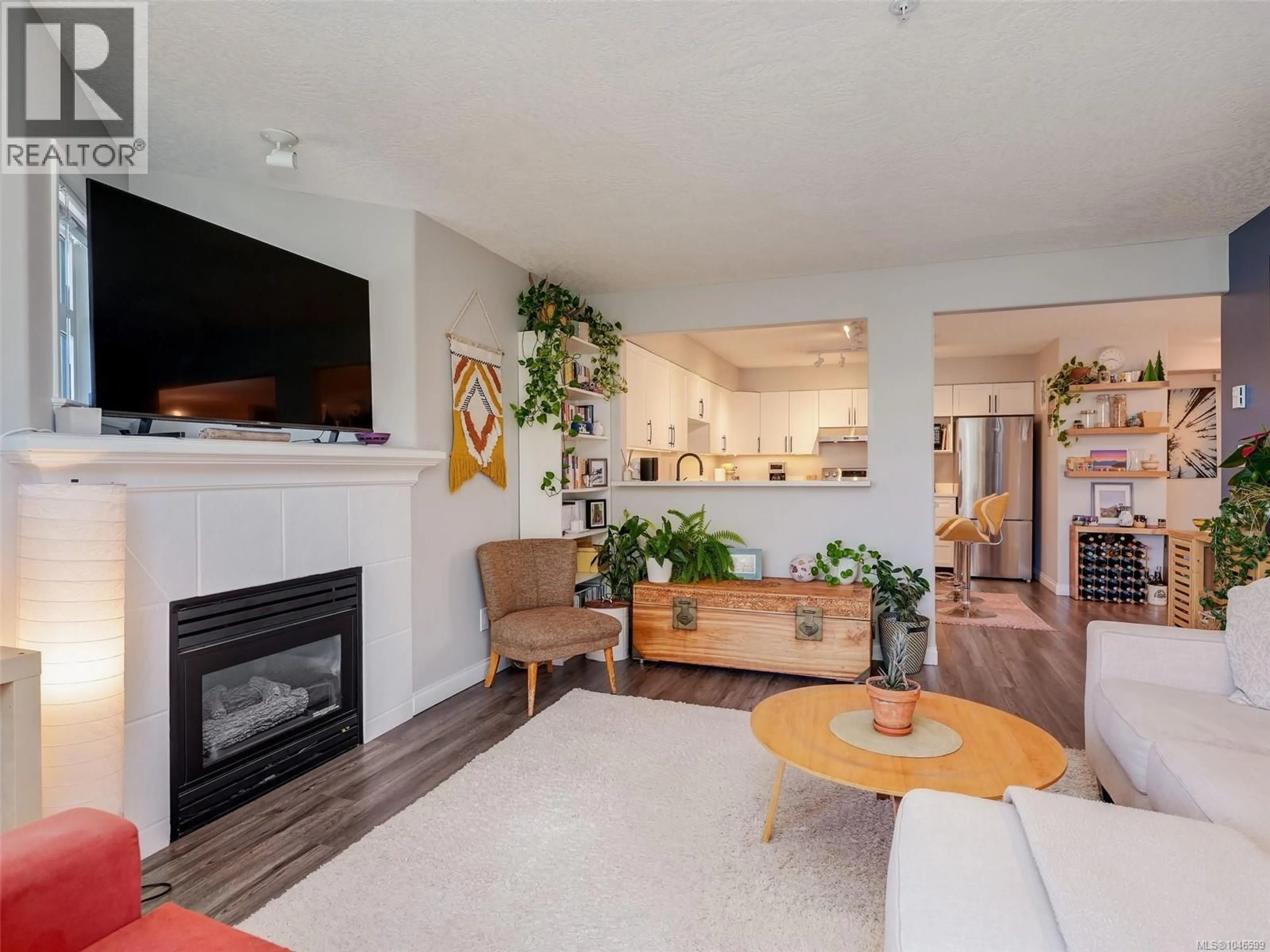 Living room with furniture, unknown for 206 - 1258 ESQUIMALT ROAD, Esquimalt British Columbia V9A3P3