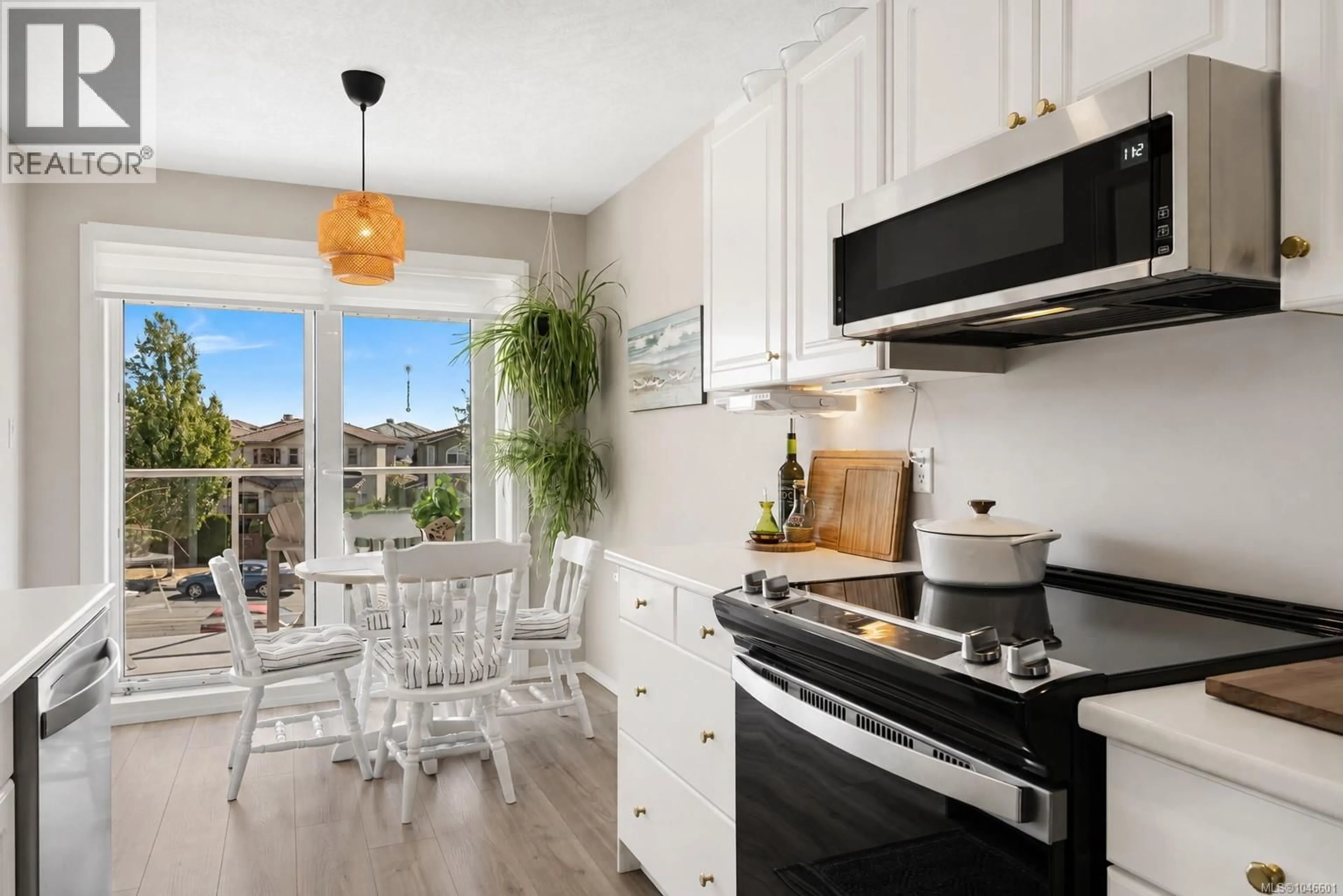 Open concept kitchen, unknown for 310 - 9650 FIRST STREET, Sidney British Columbia V8L3C9