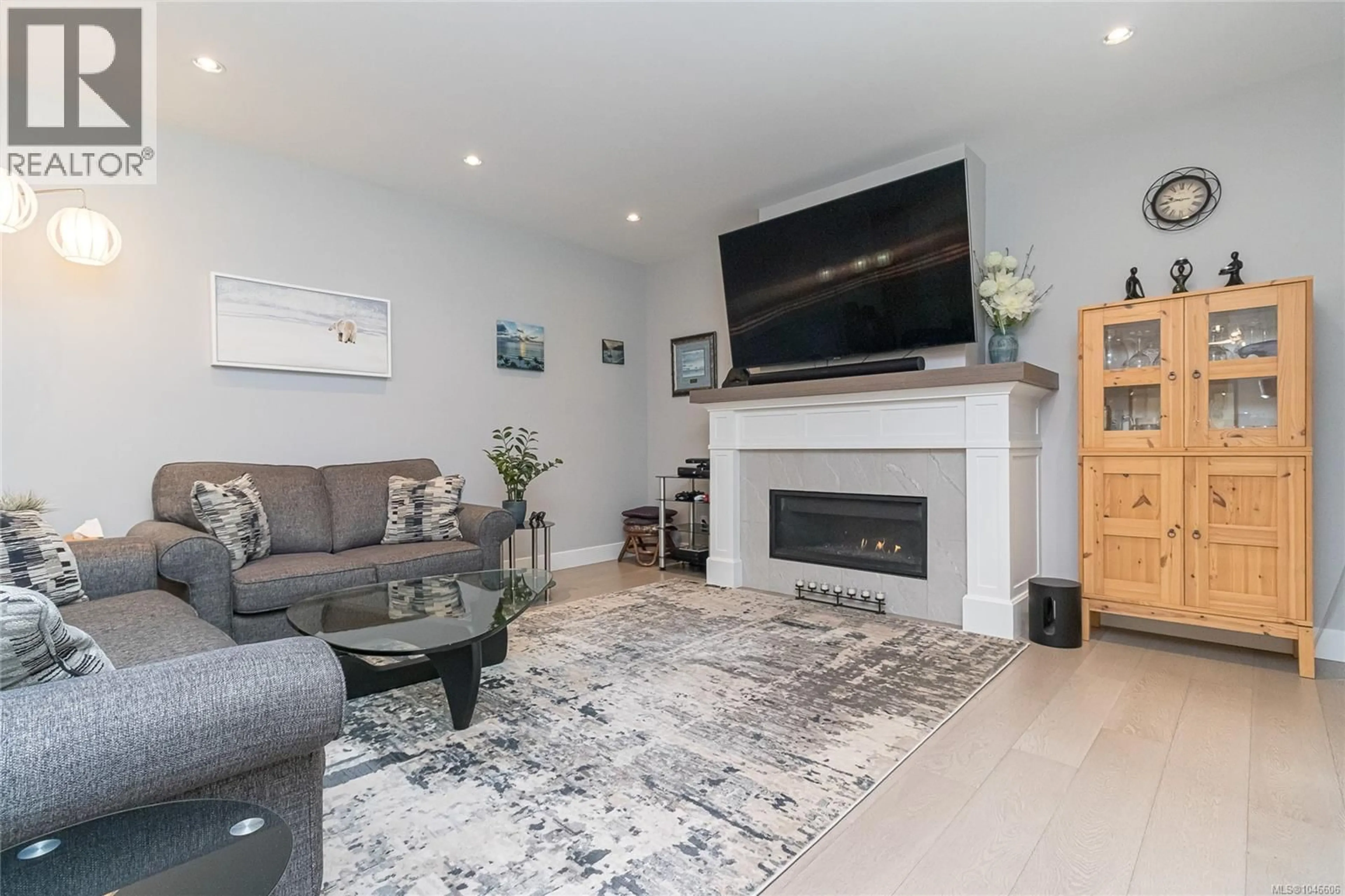 Living room with furniture, unknown for 2117 TRIANGLE TRAIL, Langford British Columbia V9C0R2