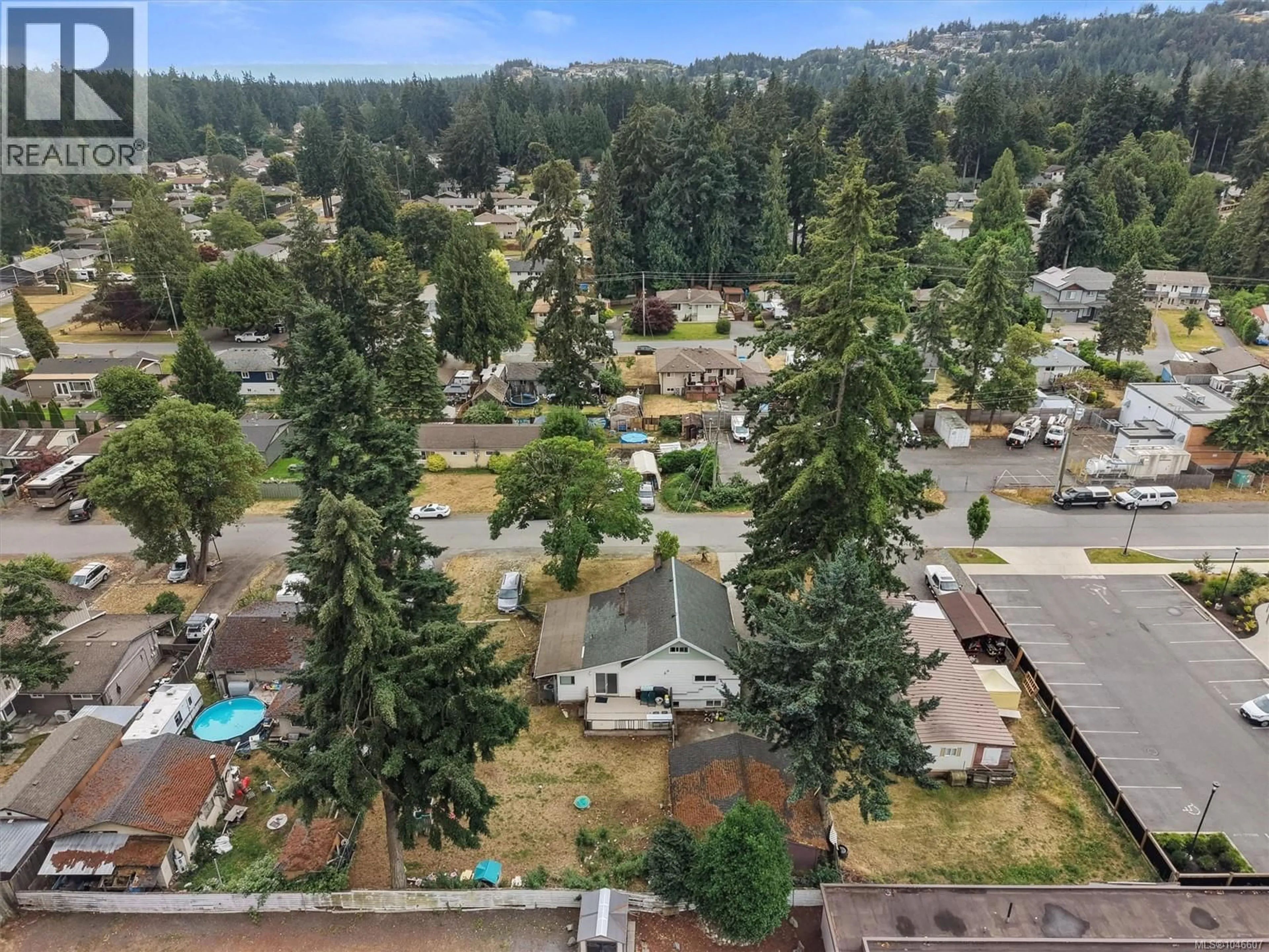 A pic from outside/outdoor area/front of a property/back of a property/a pic from drone, mountain view for 588 HEATHERLY ROAD, Colwood British Columbia V9C1K1