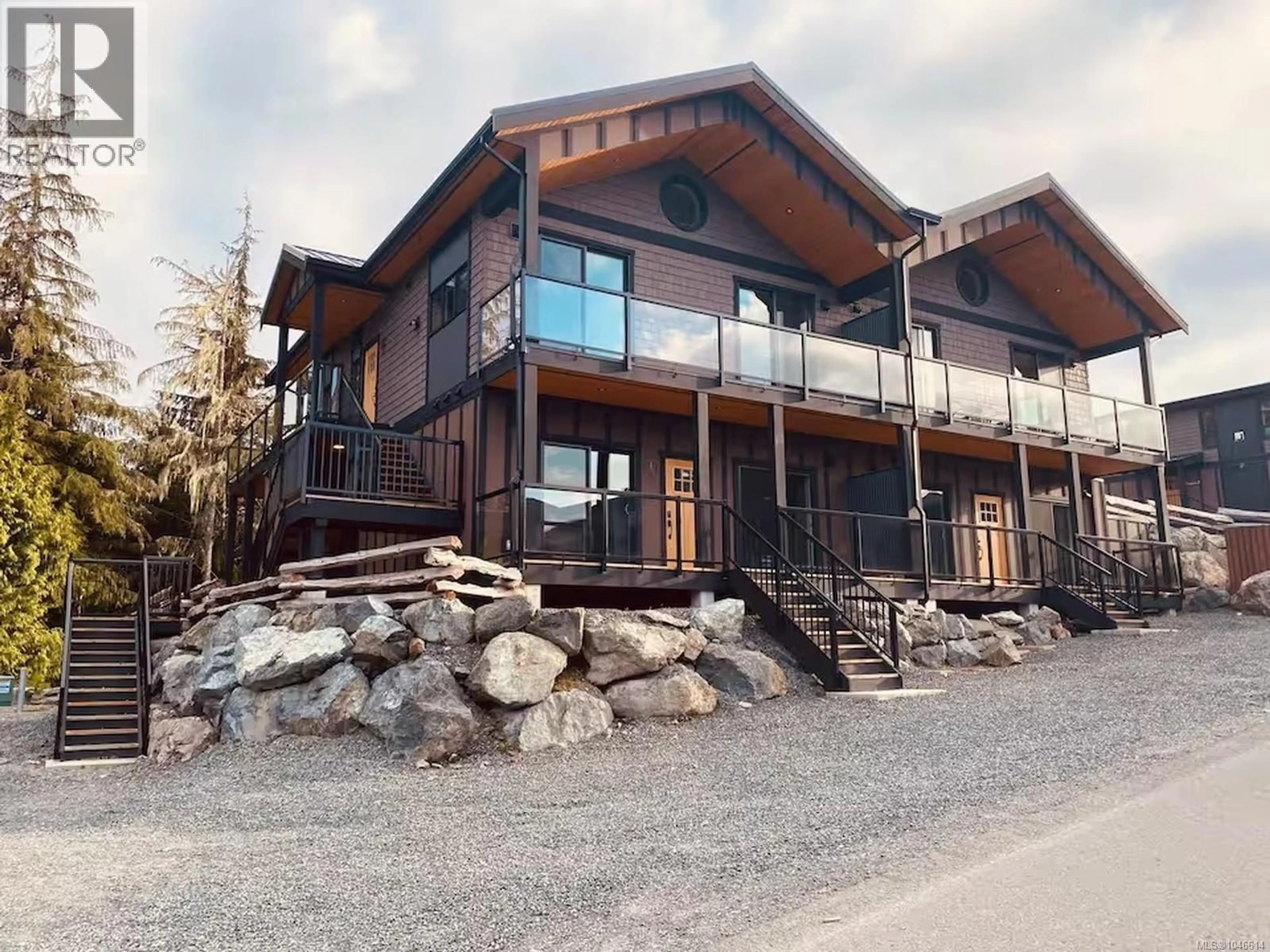 Home with vinyl exterior material, building for 217B - 6596 BAIRD ROAD, Port Renfrew British Columbia V0S1K0