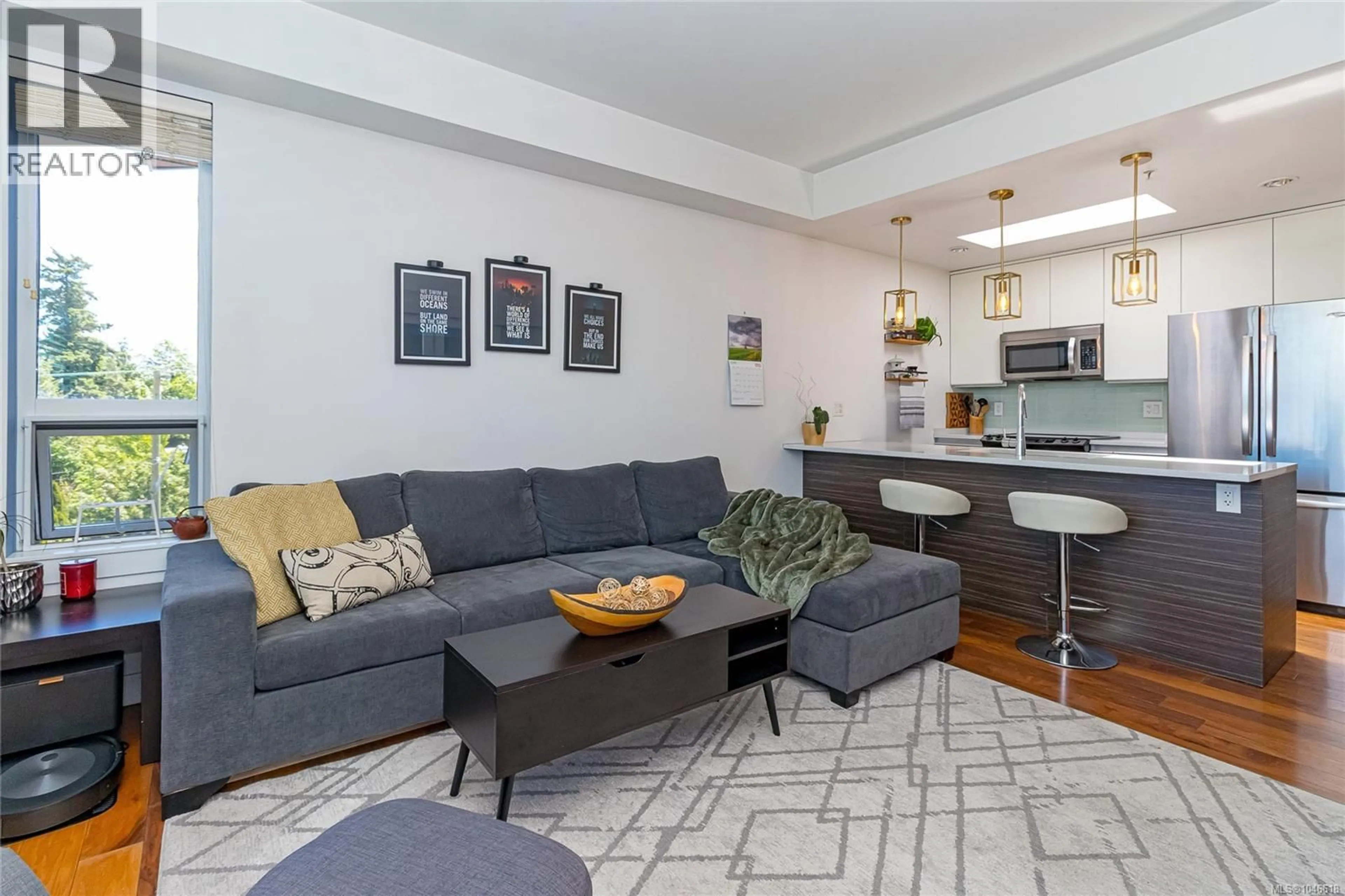 Living room with furniture, unknown for 403 - 1008 TILLICUM ROAD, Esquimalt British Columbia V9A1Z8