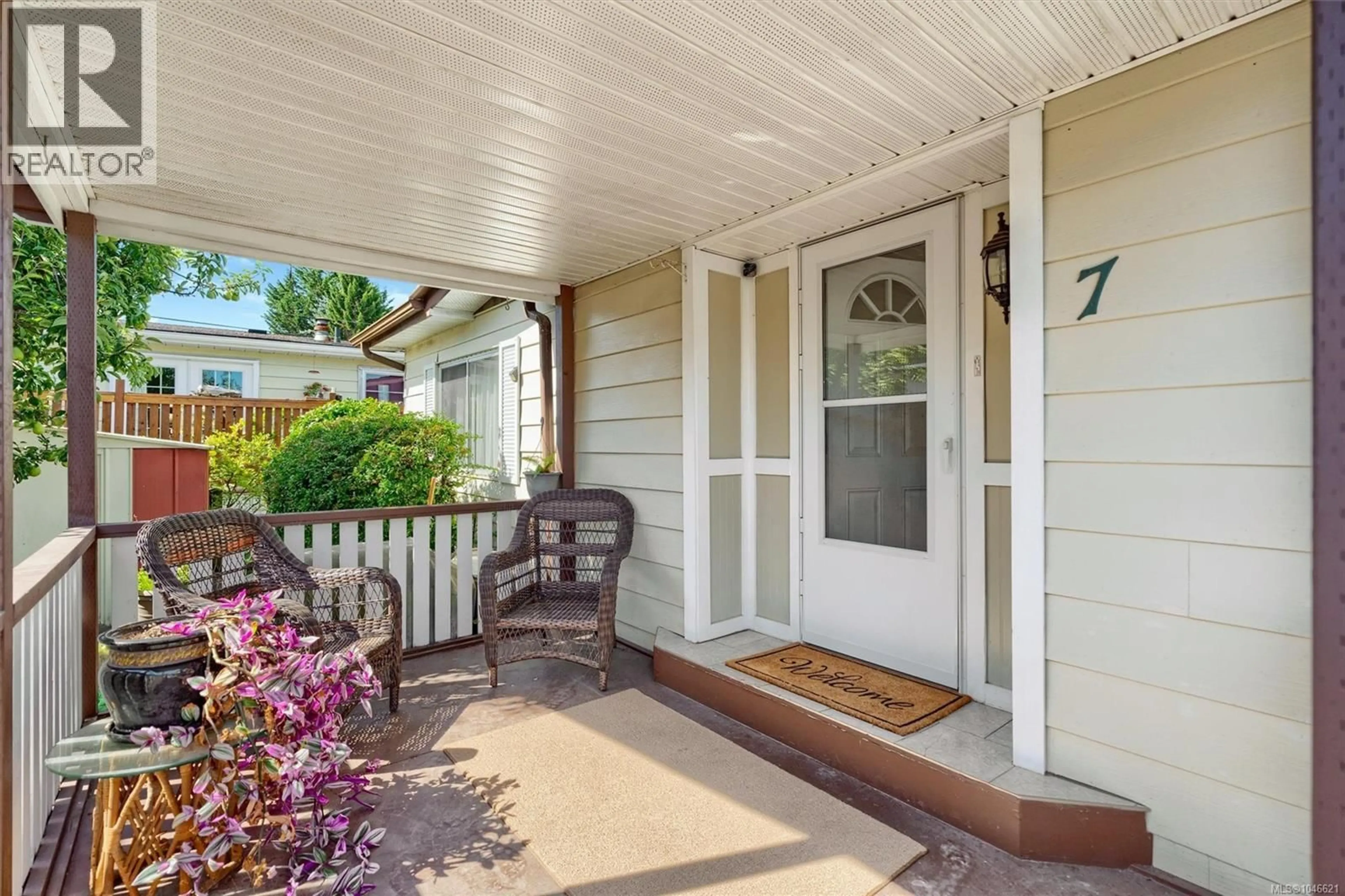 Patio, street for 7 - 158 COOPER ROAD, View Royal British Columbia V9A7B3