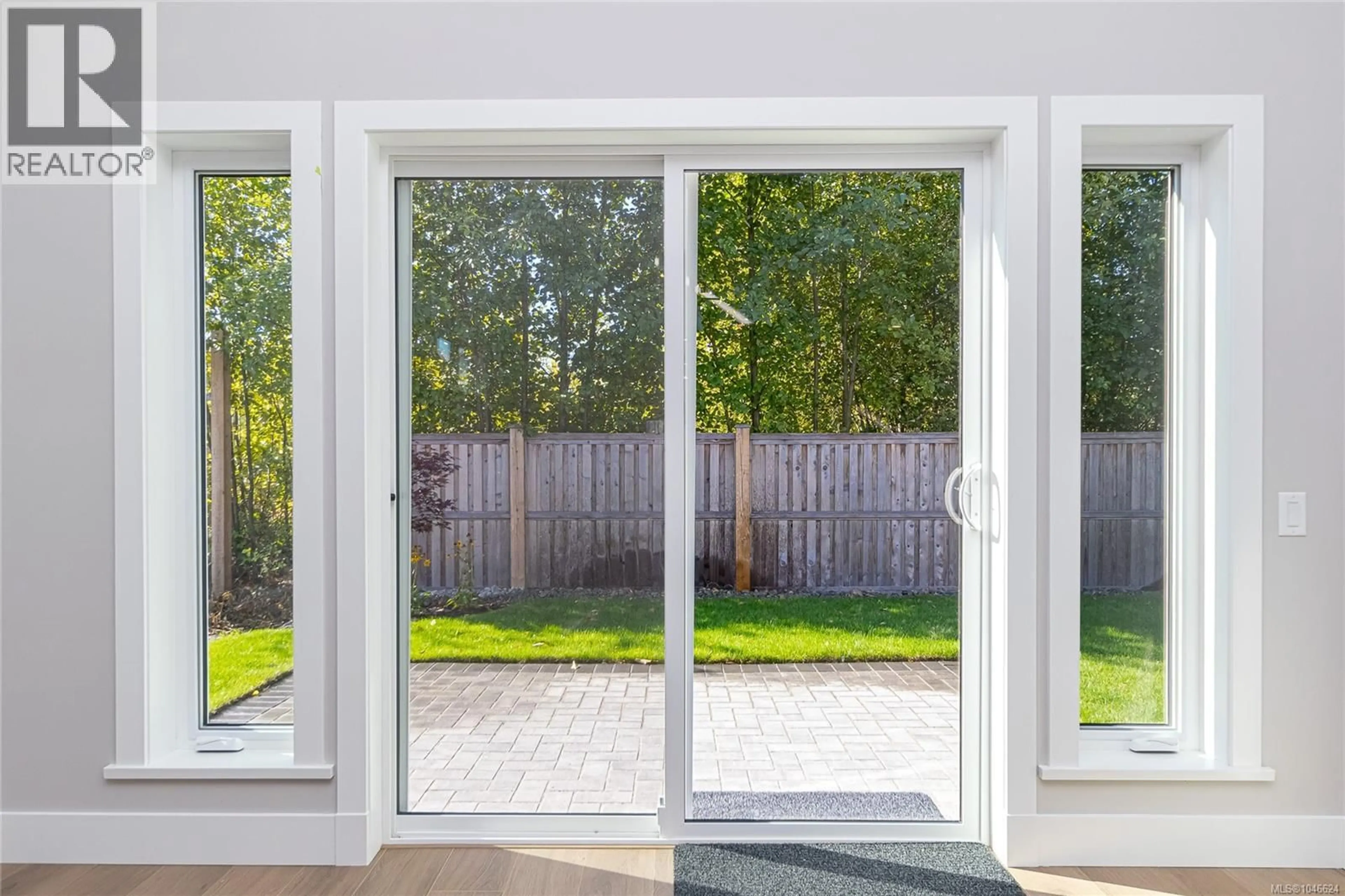 Patio, forest/trees view for 289 SEAFIELD ROAD, Colwood British Columbia V9C0R1