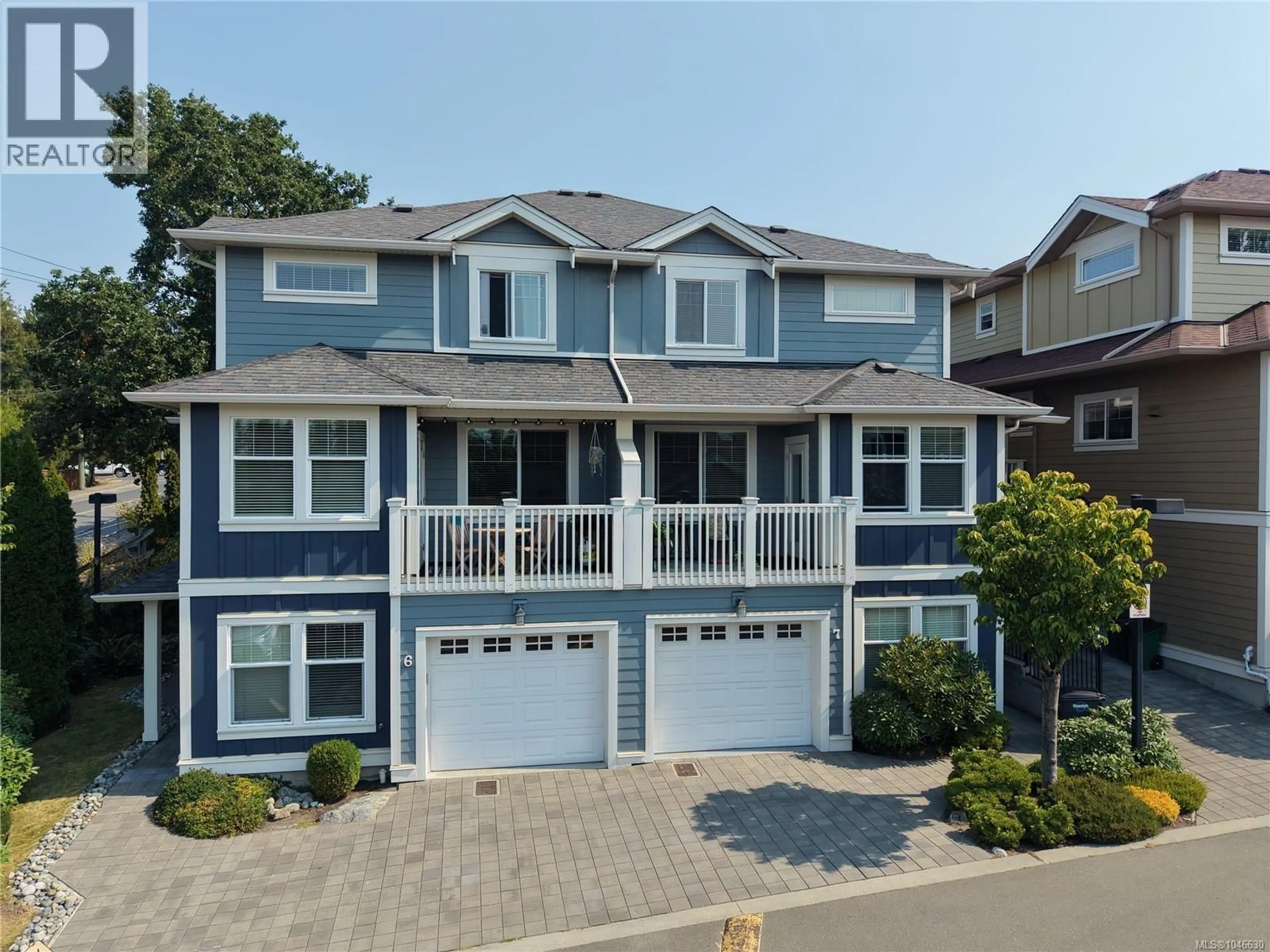 A pic from outside/outdoor area/front of a property/back of a property/a pic from drone, unknown for 7 - 4583 WILKINSON ROAD, Saanich British Columbia V8Z5C3