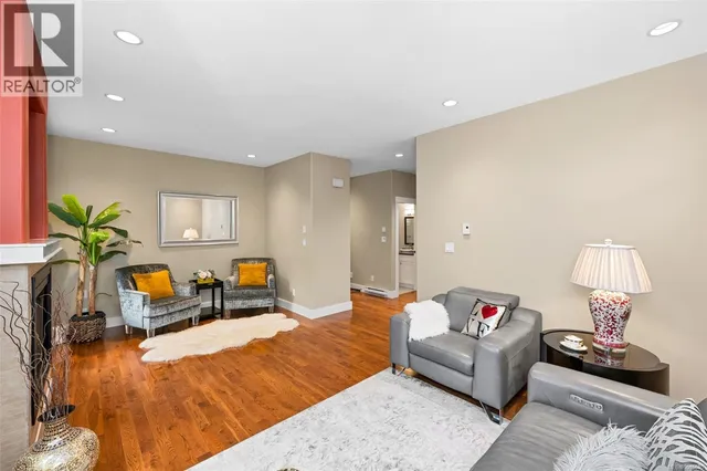 7 - 4583 WILKINSON ROAD, Saanich 5