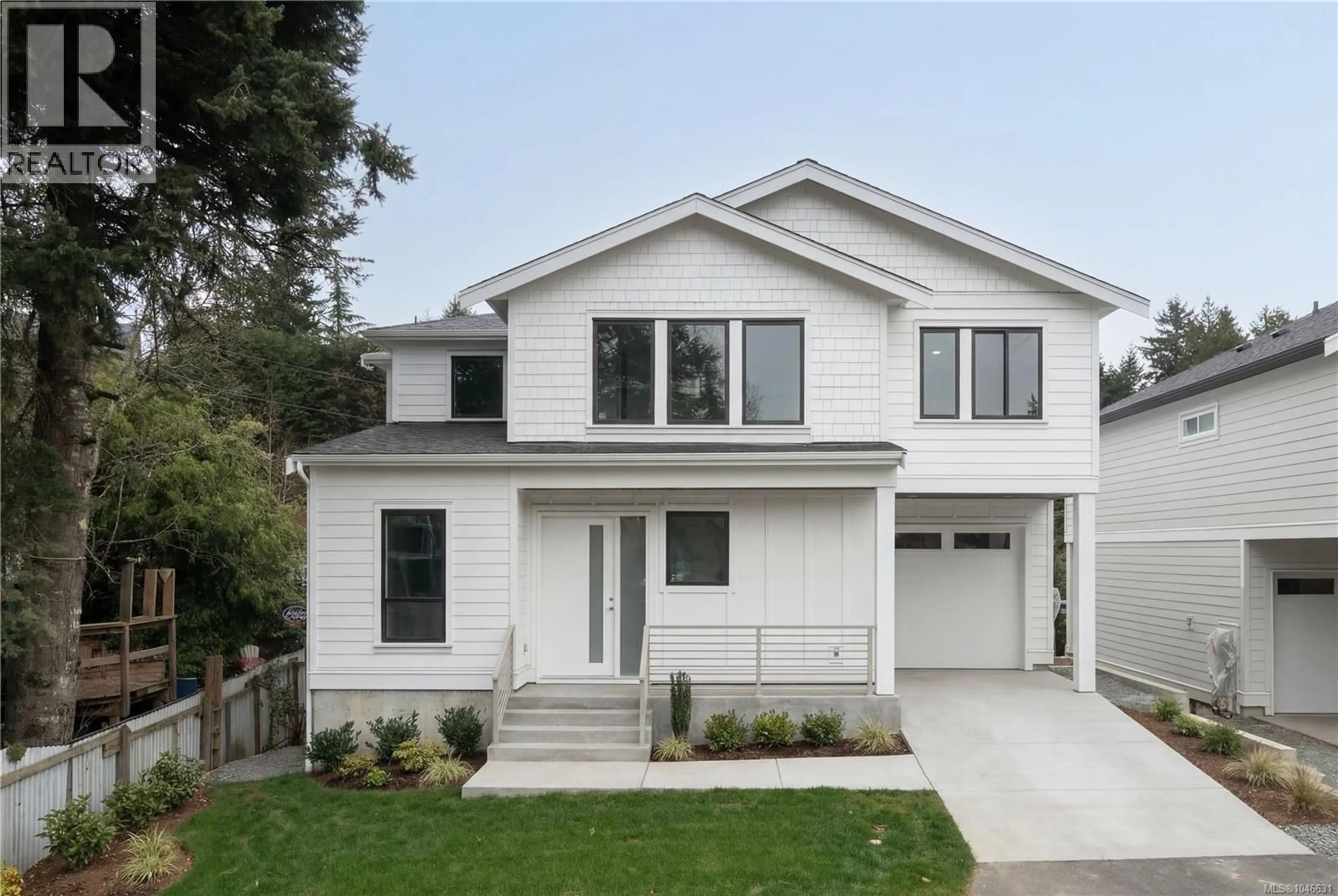 Home with vinyl exterior material, street for 561 BELFORD PLACE, Langford British Columbia V9B6C1