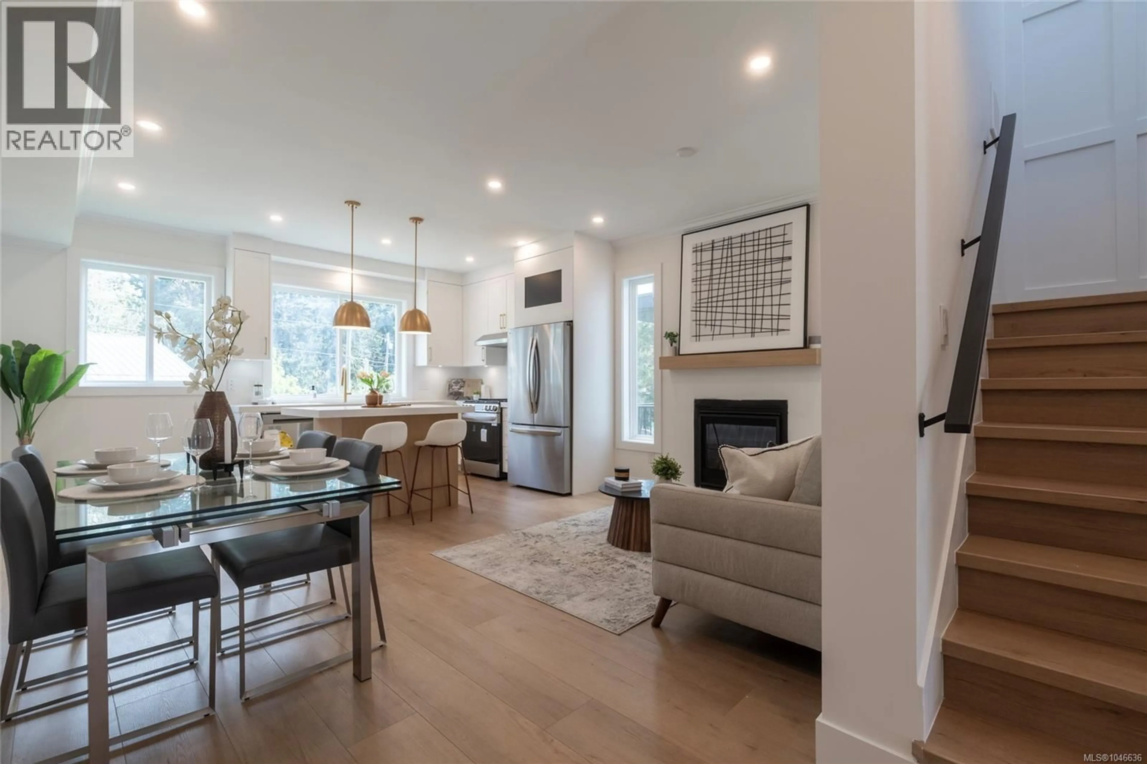 Open concept kitchen, wood/laminate floor for 565 BELFORD PLACE, Langford British Columbia V9B6C1