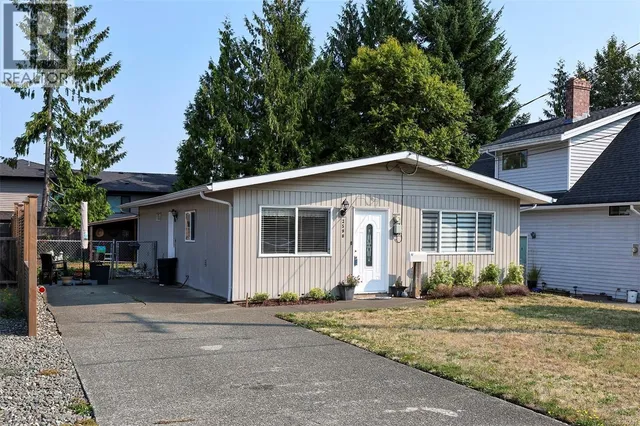 2598 WILLARD AVENUE, Cumberland 2