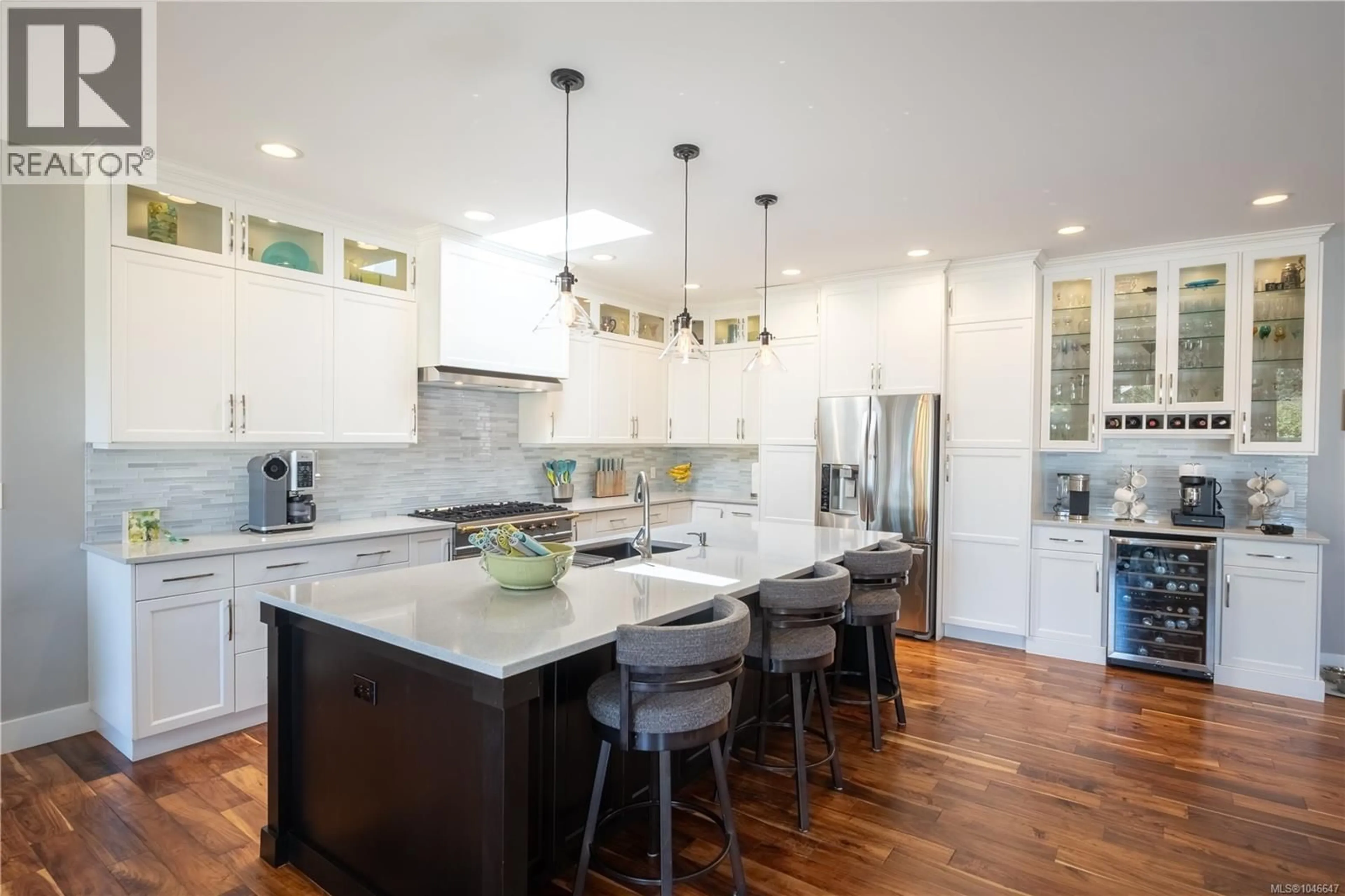 Contemporary kitchen, ceramic/tile floor for 3024 BARFORD CRESCENT, Courtenay British Columbia V9N9L6