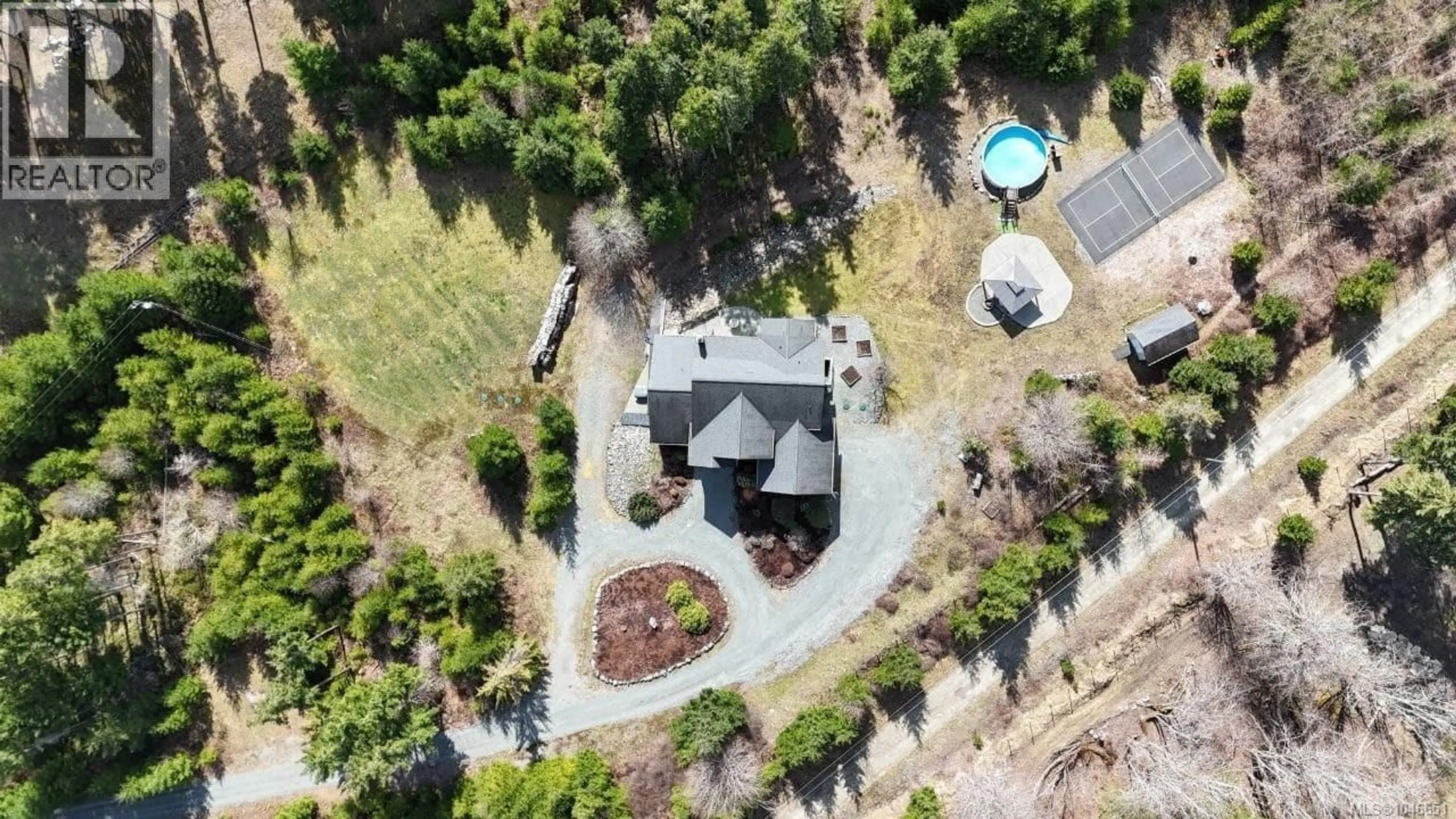 A pic from outside/outdoor area/front of a property/back of a property/a pic from drone, mountain view for 2535 ELK TRAILS WAY, Nanaimo British Columbia V9X0A3