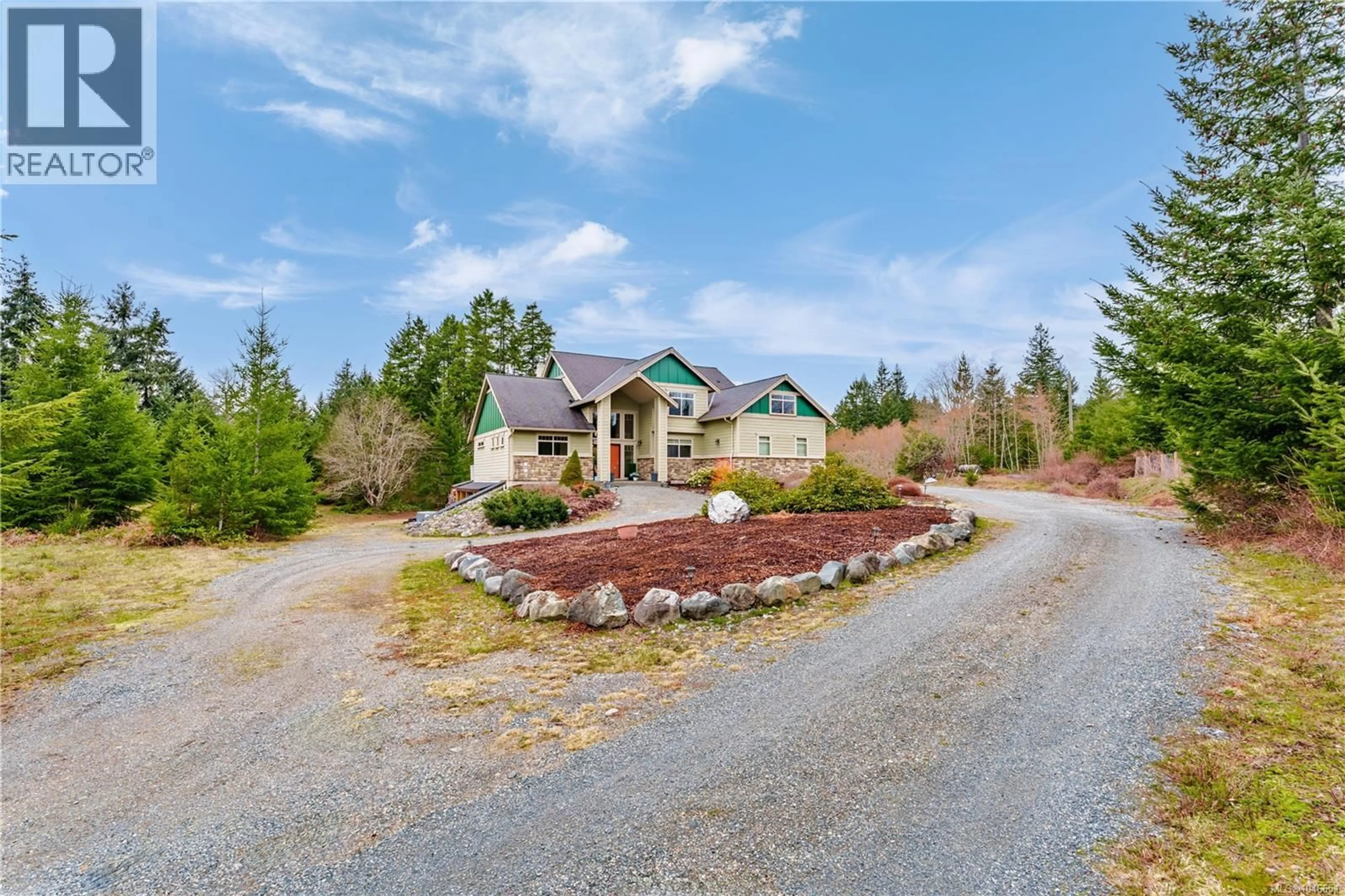 A pic from outside/outdoor area/front of a property/back of a property/a pic from drone, mountain view for 2535 ELK TRAILS WAY, Nanaimo British Columbia V9X0A3