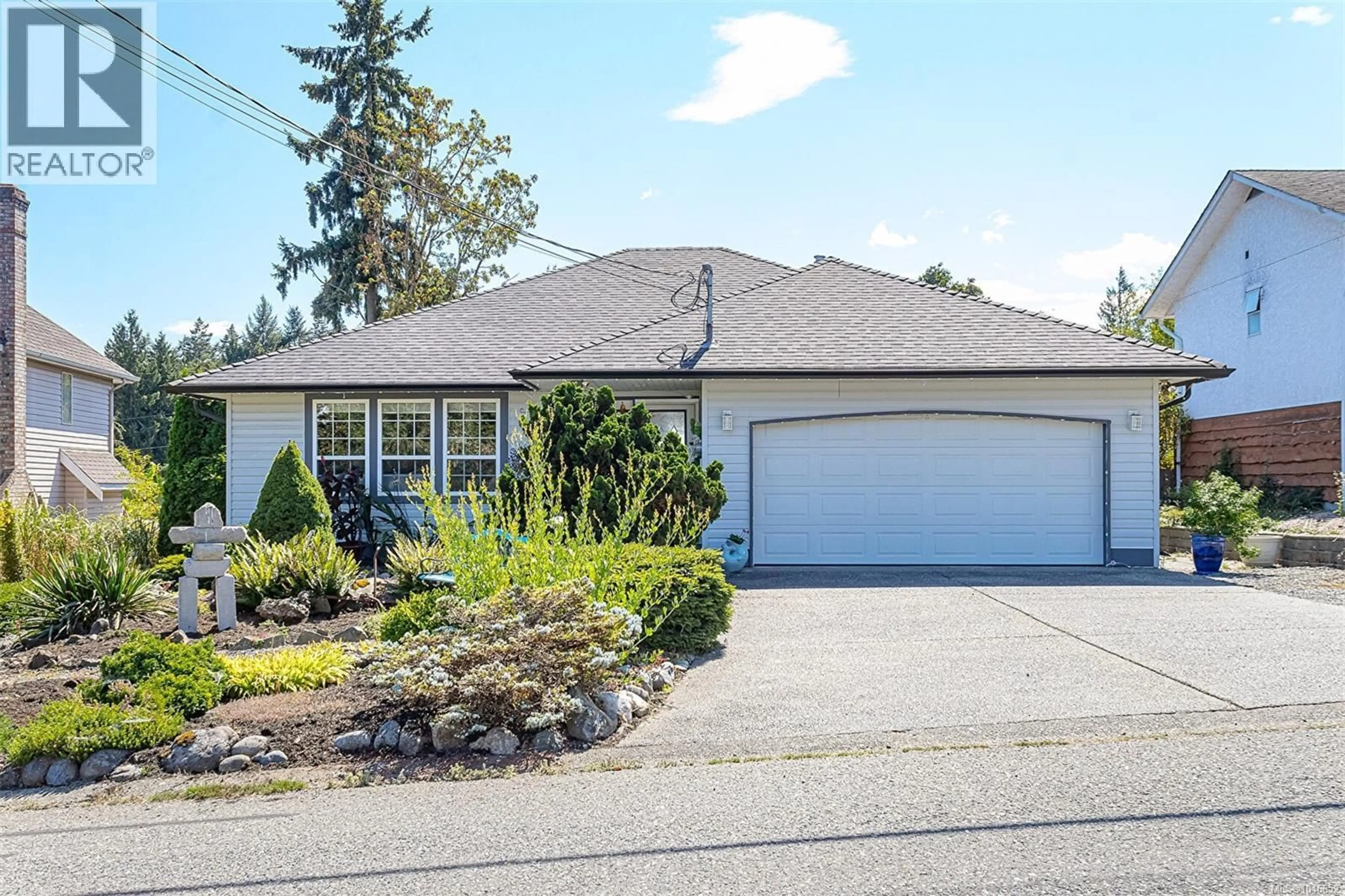 Home with vinyl exterior material, street for 3162 CHANNEL BOULEVARD, Chemainus British Columbia V0R1K2