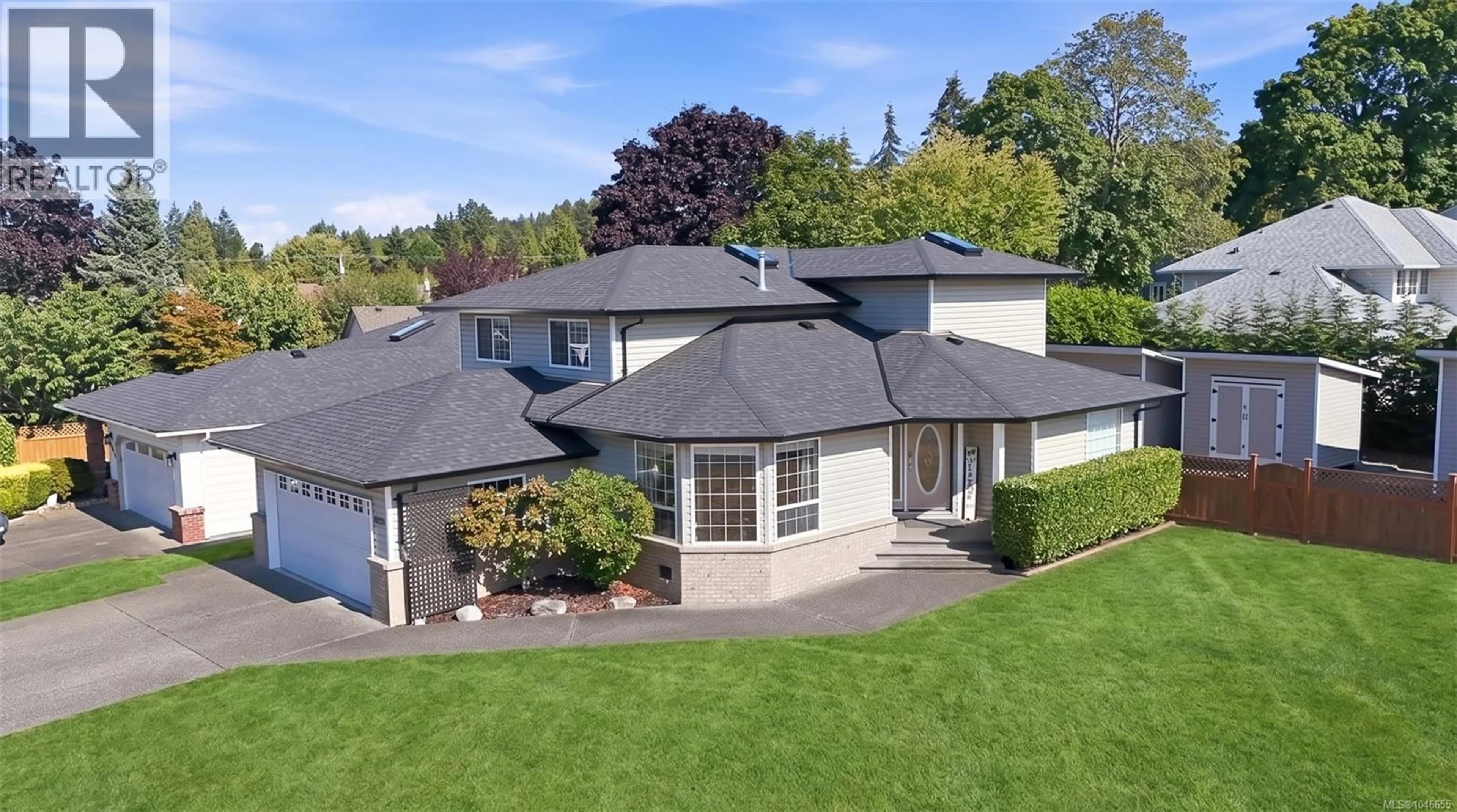 A pic from outside/outdoor area/front of a property/back of a property/a pic from drone, street for 6025 TWEEDSMUIR CRESCENT, Nanaimo British Columbia V9T5Y7