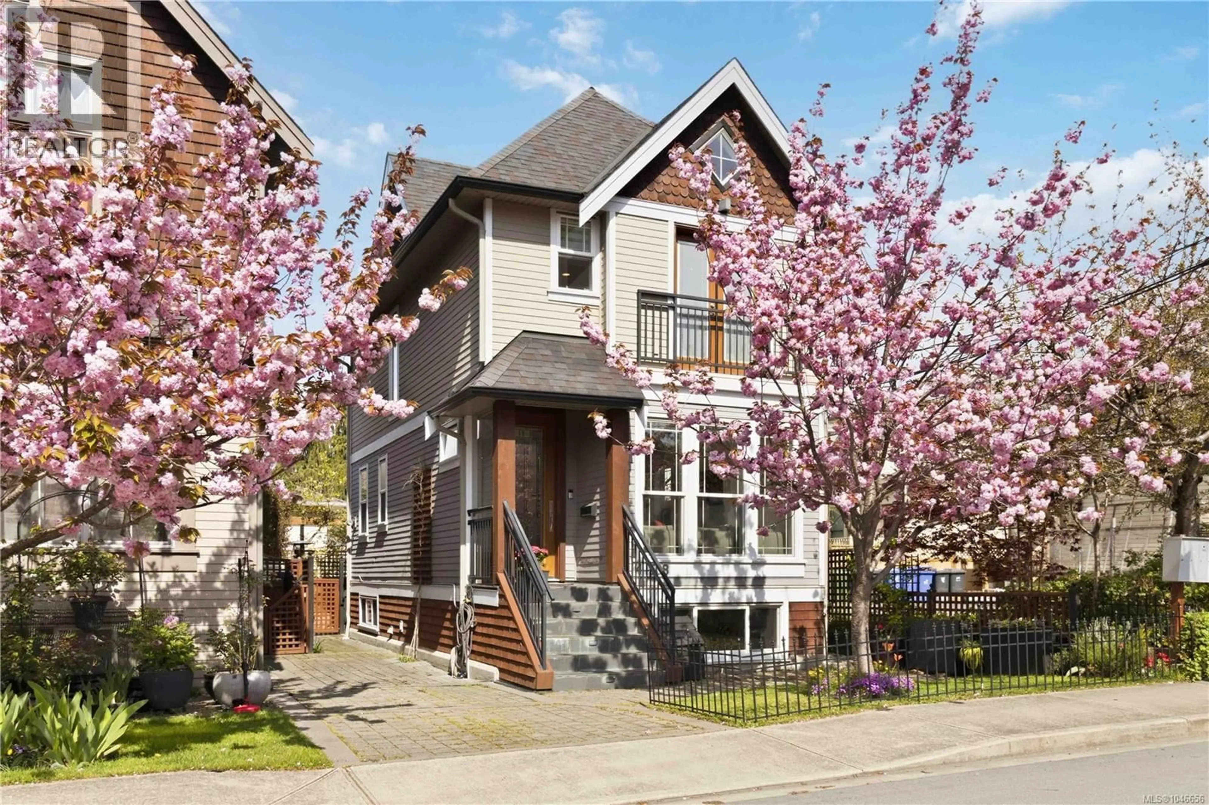 Home with brick exterior material, street for 4 - 508 PENDRAY STREET, Victoria British Columbia V8V0A9