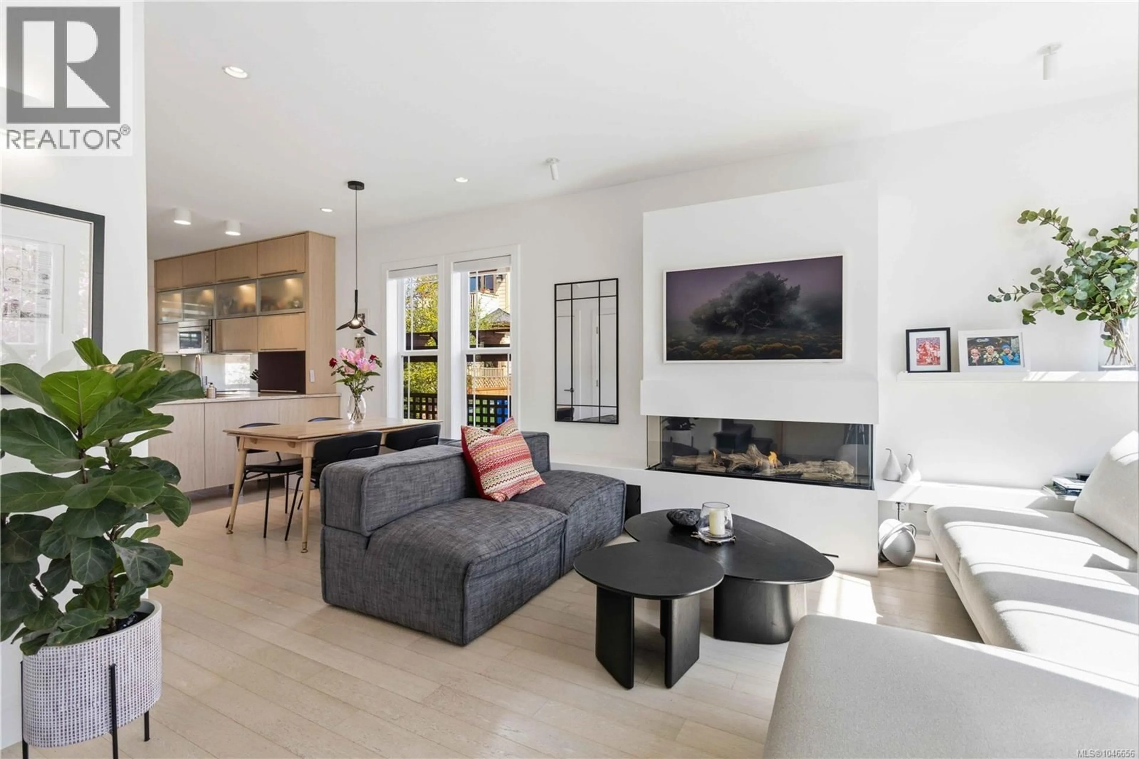 Living room with furniture, unknown for 4 - 508 PENDRAY STREET, Victoria British Columbia V8V0A9
