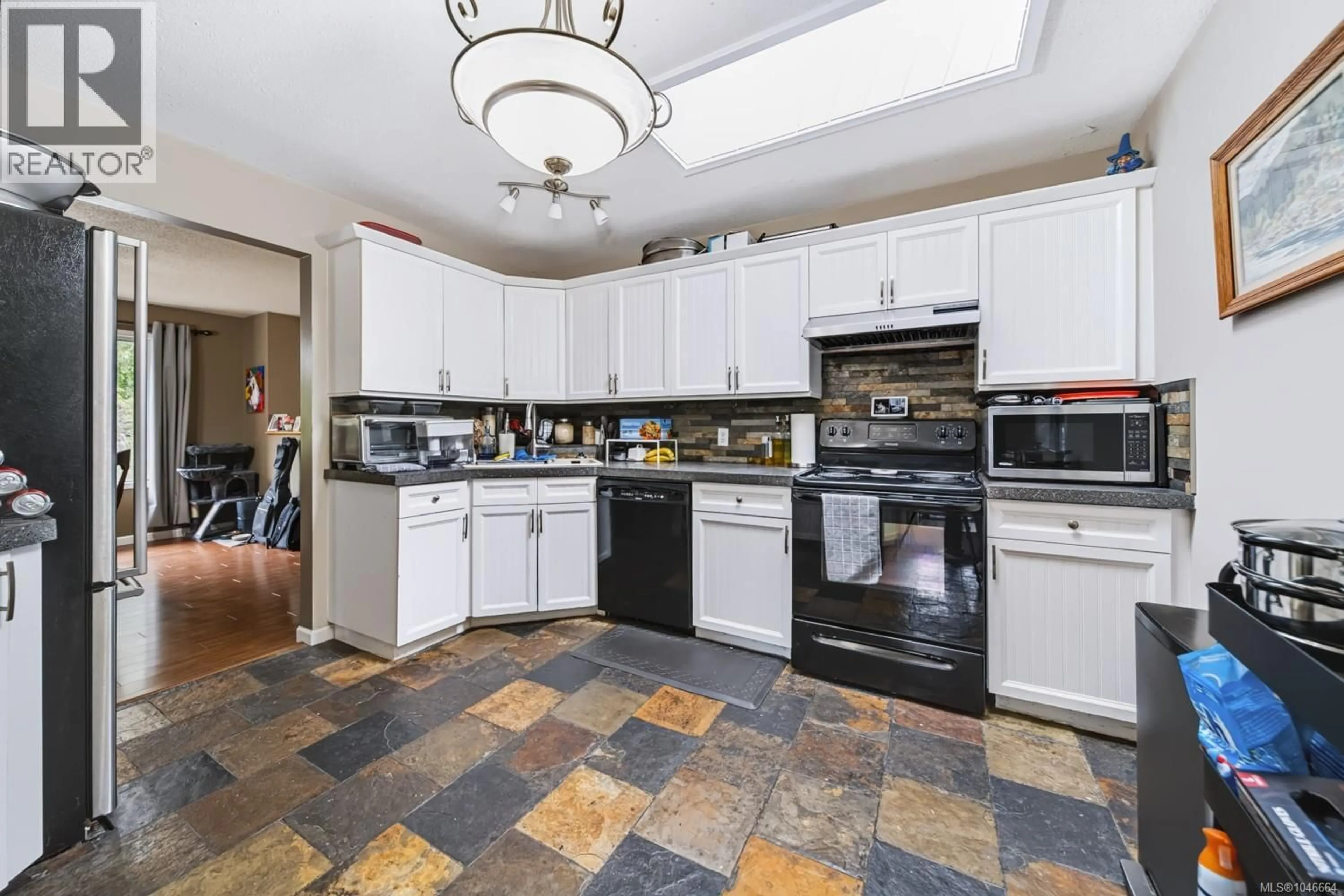 Standard kitchen, ceramic/tile floor for 1001 TIMBERWOOD DRIVE, Nanaimo British Columbia V9R6N9