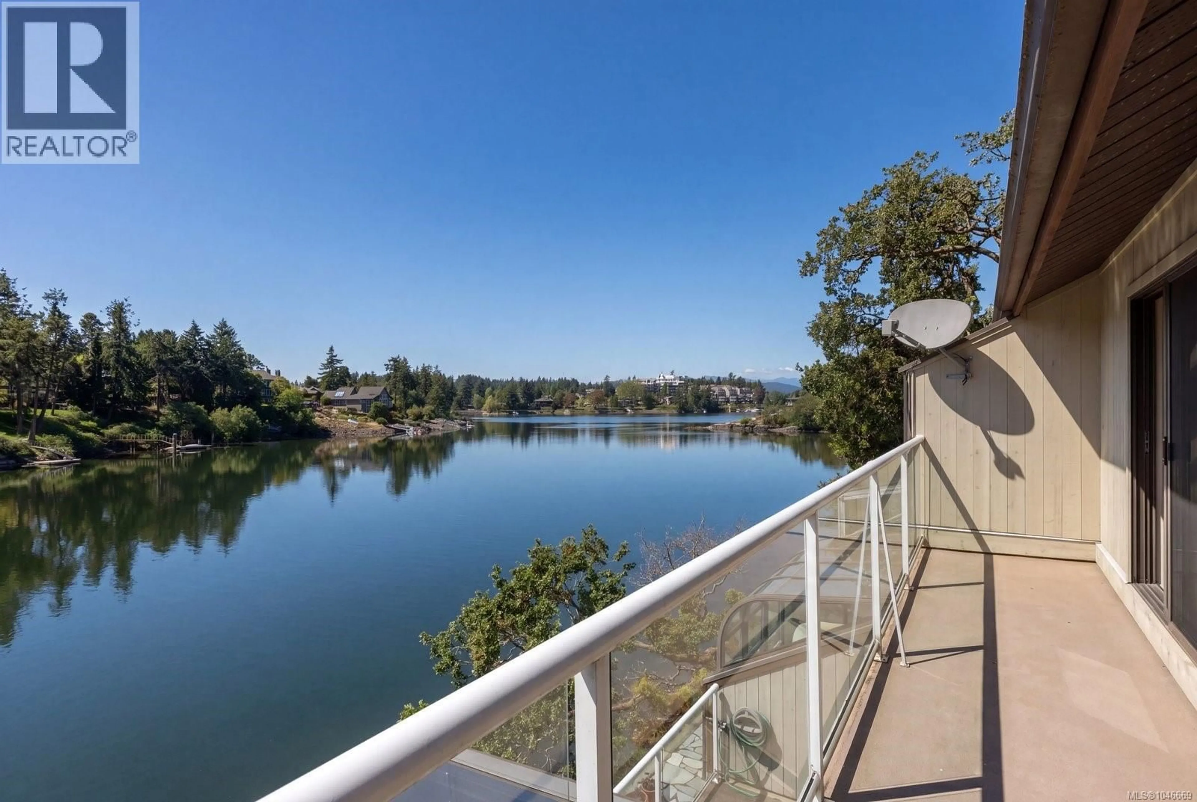 Balcony in the apartment, water/lake/river/ocean view for 3 - 67 GORGE ROAD WEST, Saanich British Columbia V9A1L9