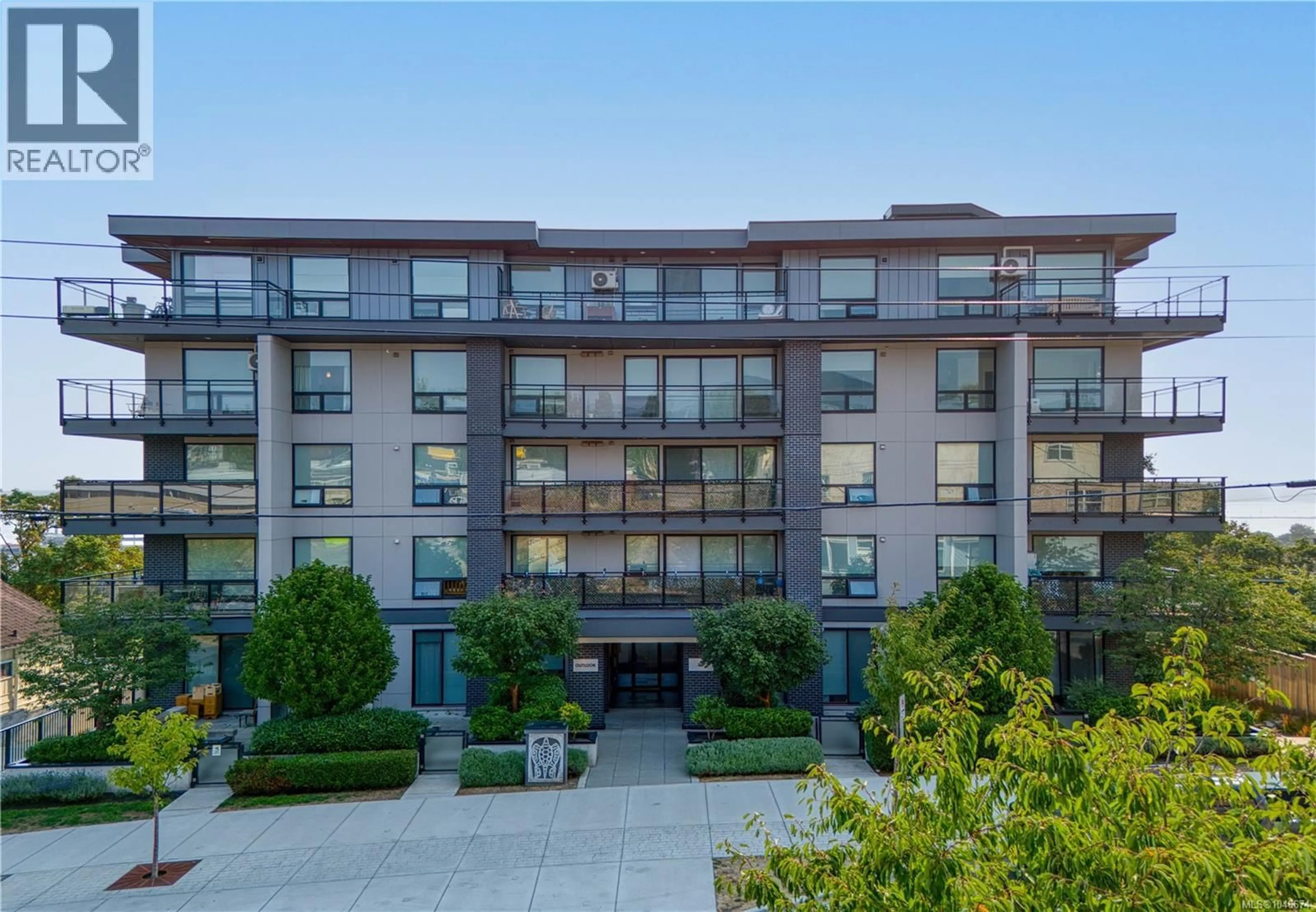 Patio, building for 503 - 119 HALIBURTON STREET, Nanaimo British Columbia V9R4V9