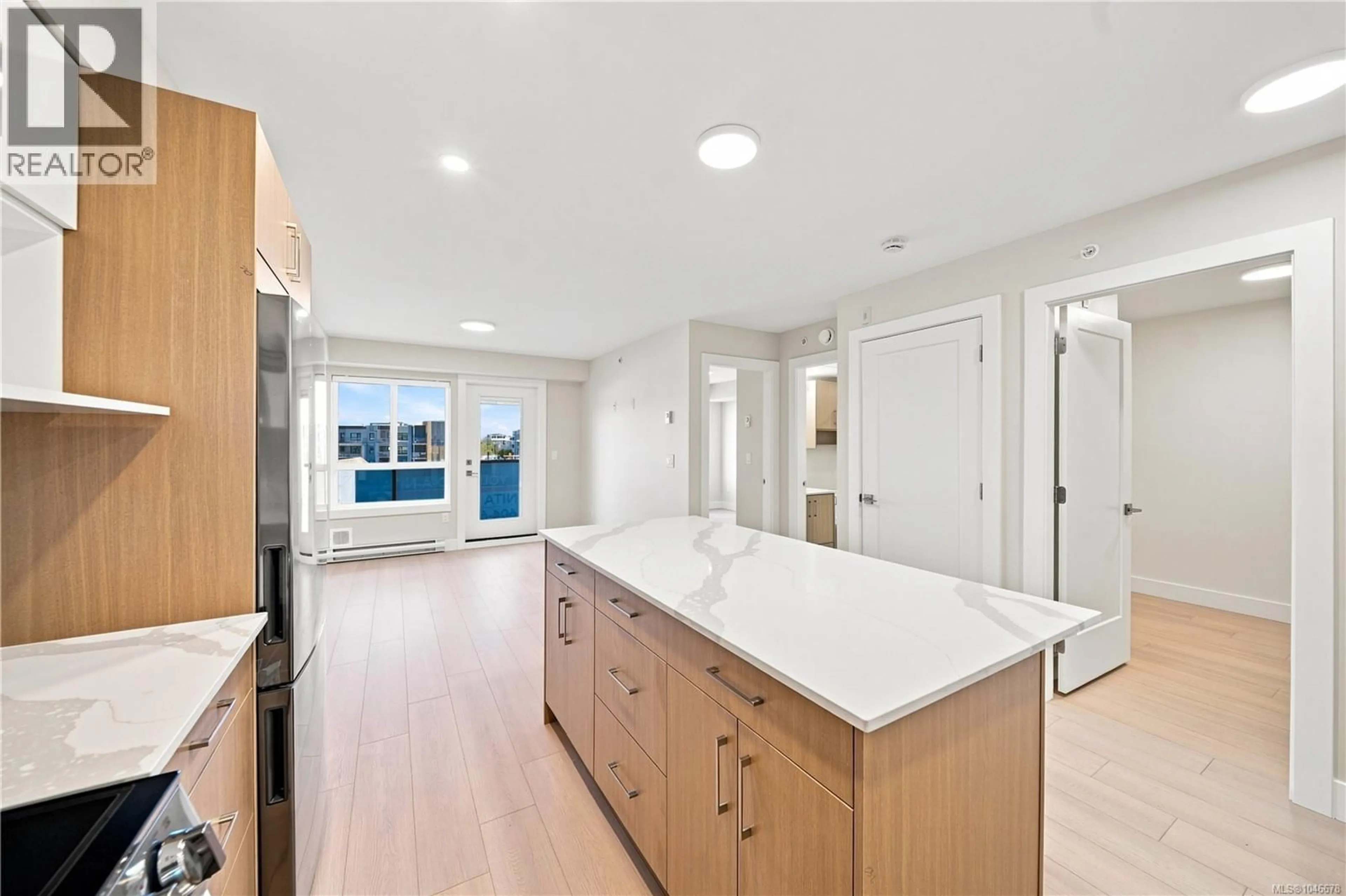 Open concept kitchen, ceramic/tile floor for 309 - 171 JENSEN AVENUE WEST, Parksville British Columbia V9P1K3