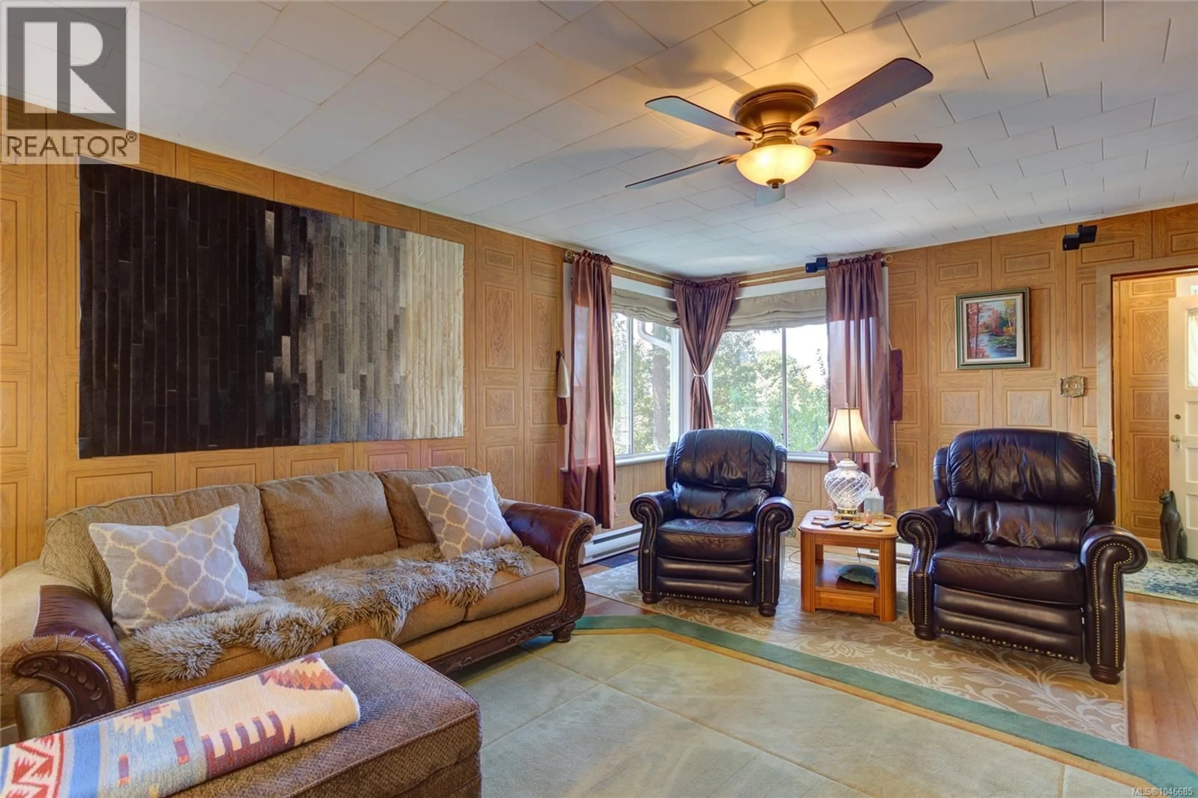 Living room with furniture, unknown for 10660 CEDAR DRIVE, Youbou British Columbia V0R3E1