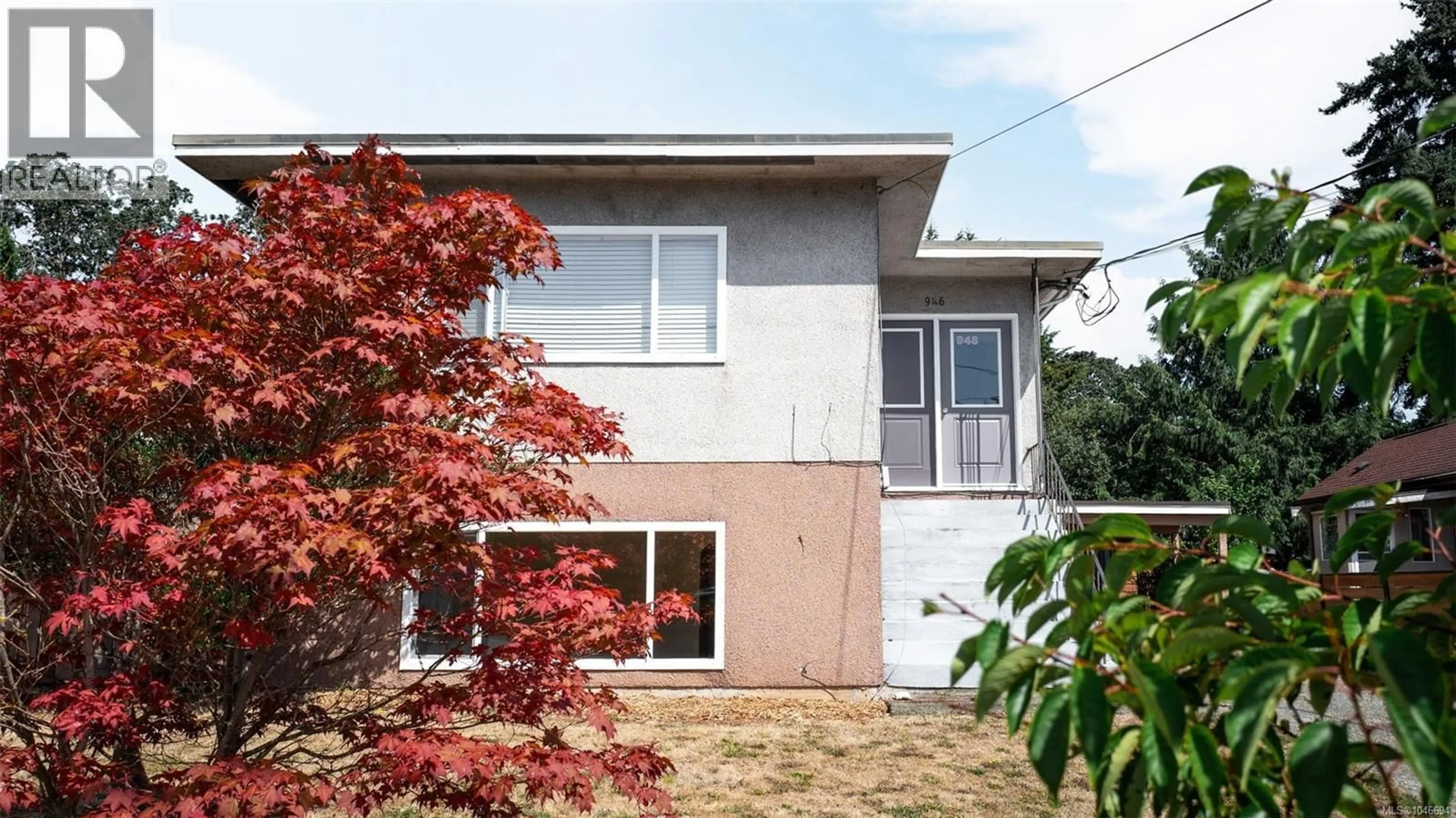 Home with vinyl exterior material, street for 946/948 ELLERY STREET, Esquimalt British Columbia V9A4S1
