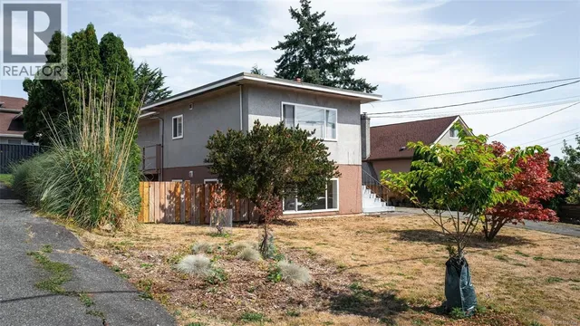 946/948 ELLERY STREET, Esquimalt 3