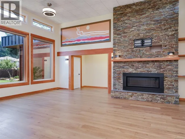 4160 TYNDALL AVENUE, Saanich 2