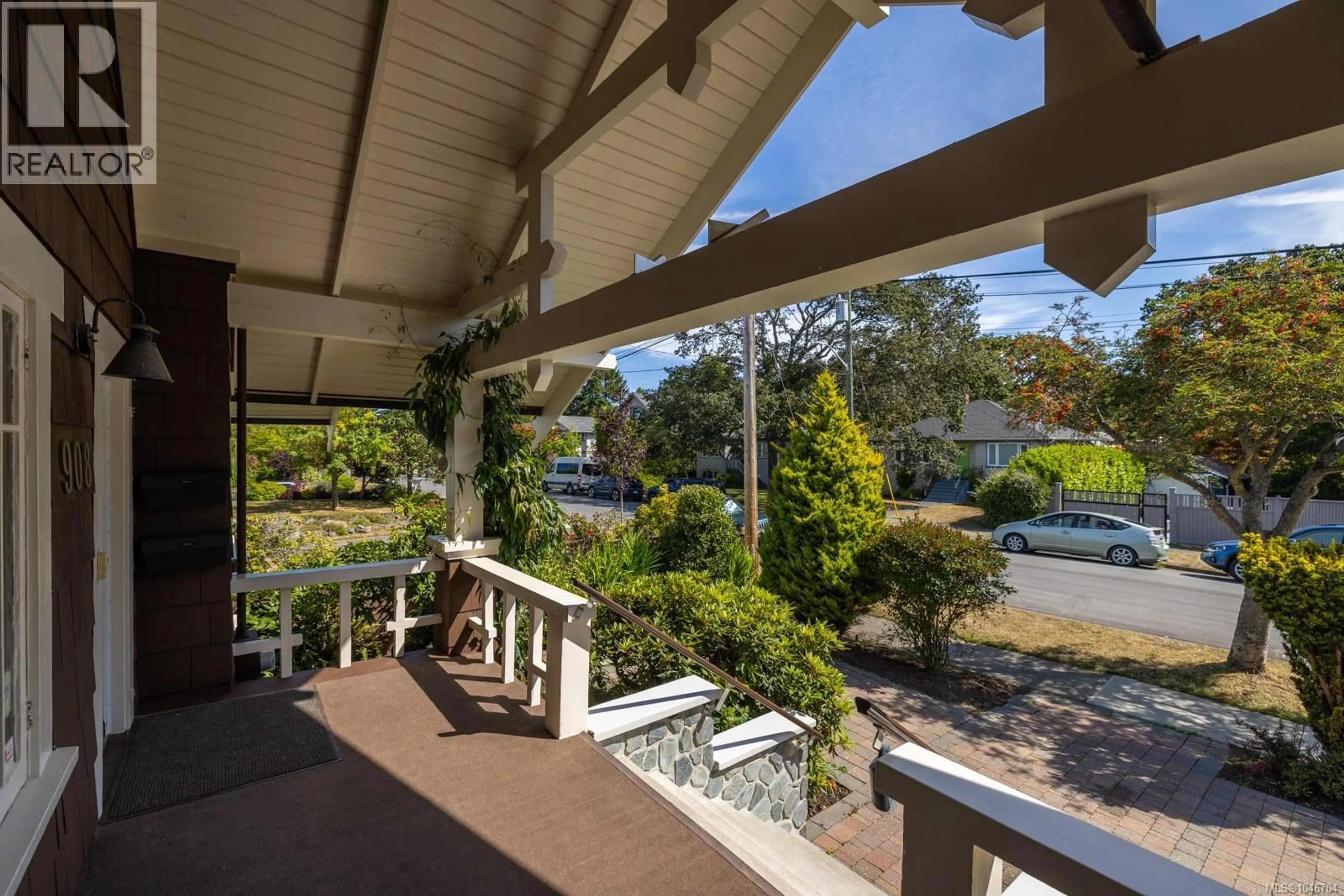Patio, unknown for 908 COWICHAN STREET, Victoria British Columbia V8S4E5