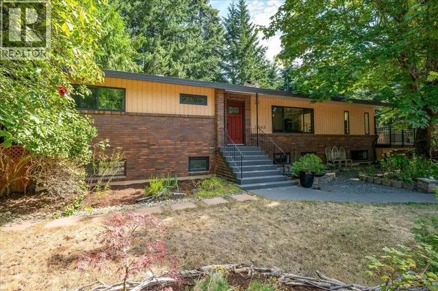1062 SABINE ROAD, Parksville 5