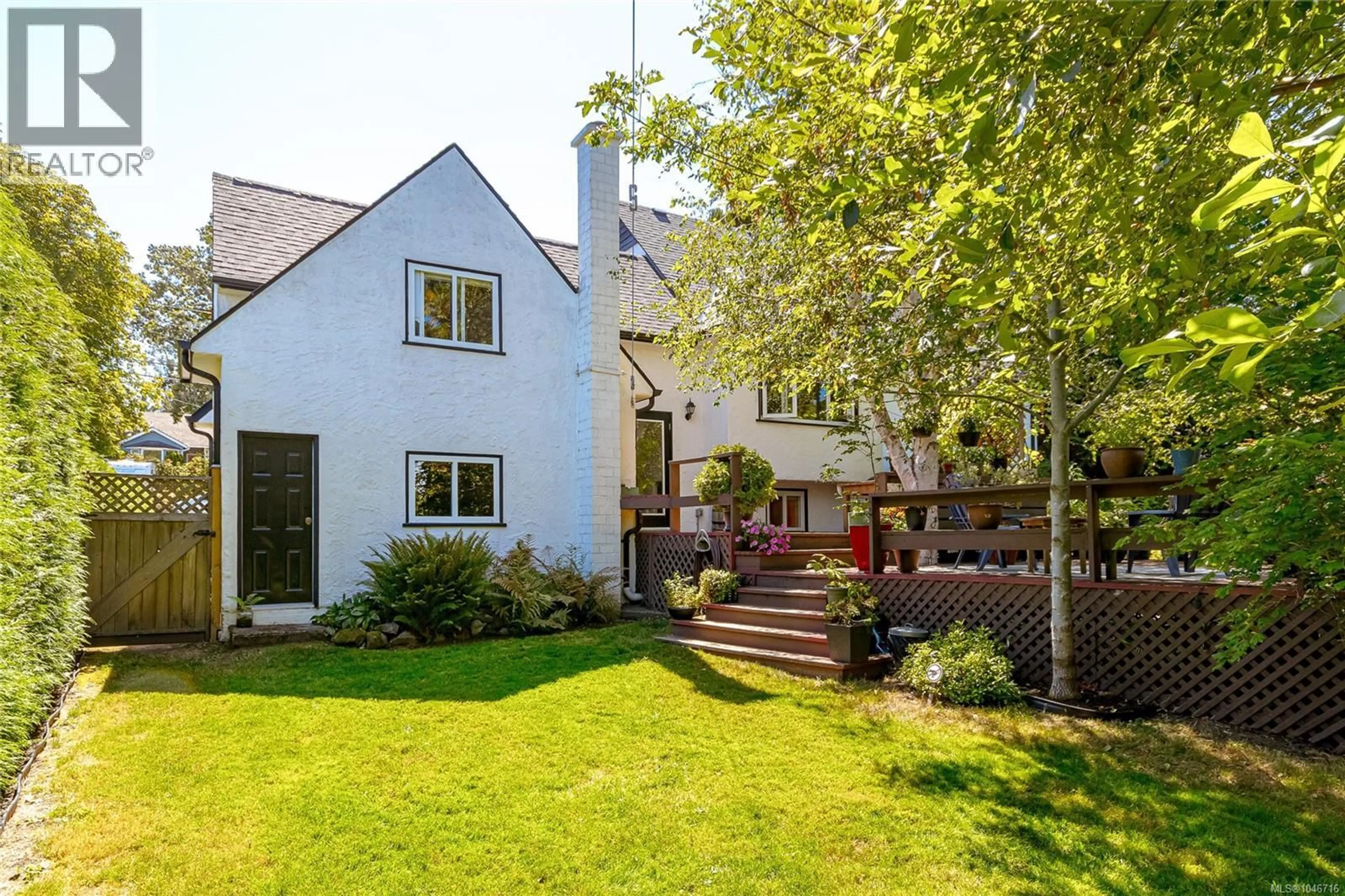 A pic from outside/outdoor area/front of a property/back of a property/a pic from drone, street for 1234 UNION ROAD, Saanich British Columbia V8P2J6
