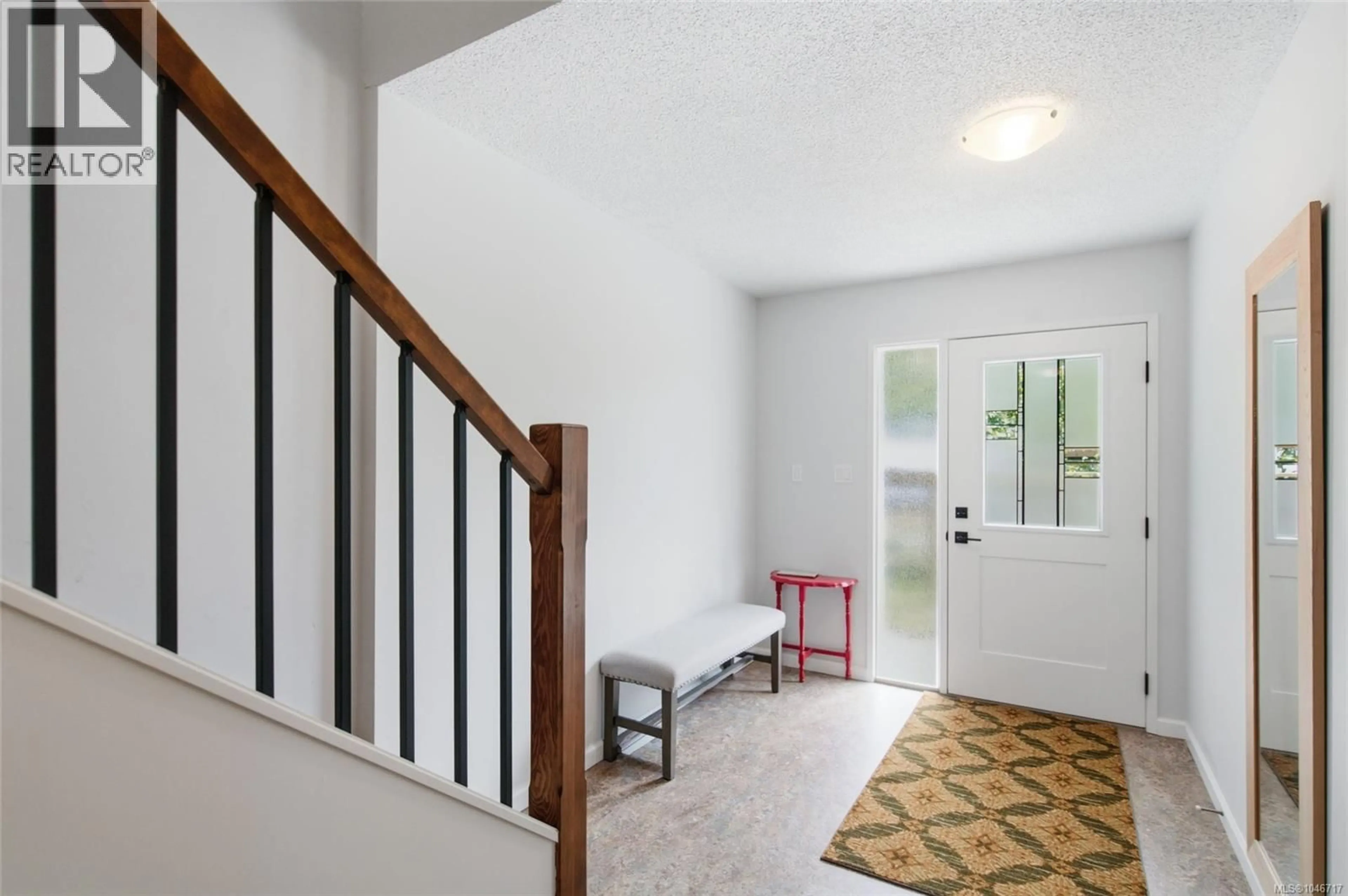 Indoor foyer for 3340 KITE WAY, Nanaimo British Columbia V9T3Z2