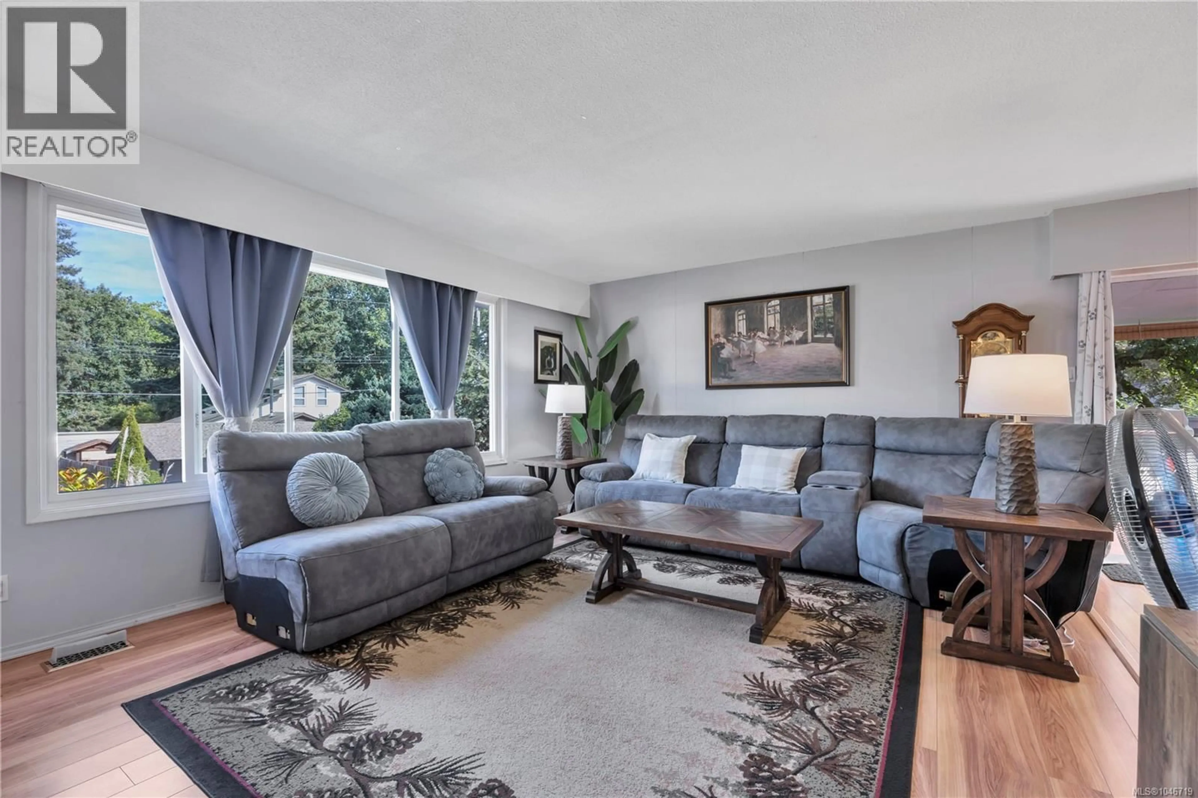 Living room with furniture, unknown for 195 ADAMS AVENUE, Nanaimo British Columbia V9S4R9