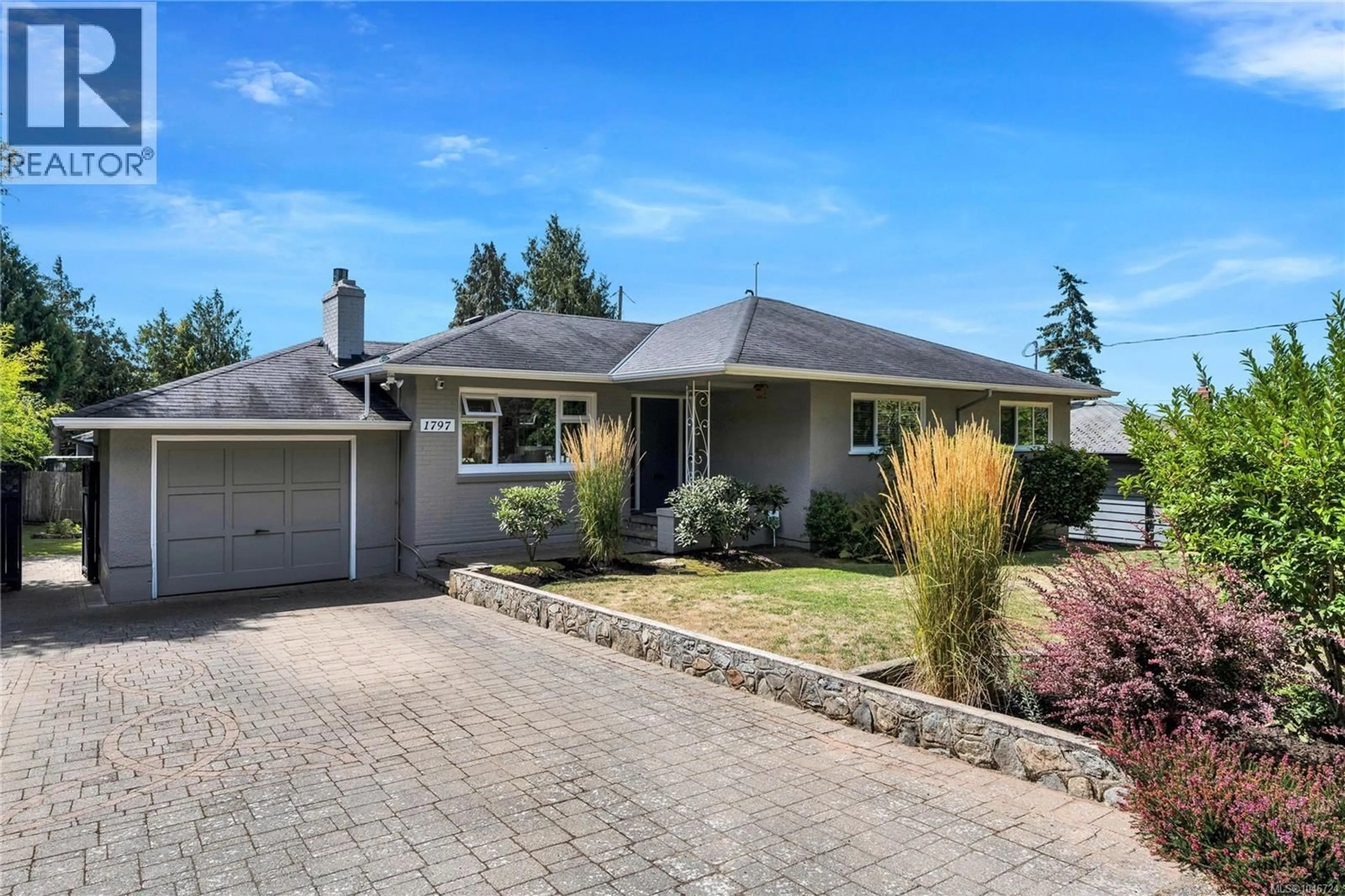 Home with vinyl exterior material, street for 1797 MCRAE AVENUE, Saanich British Columbia V8P1J2