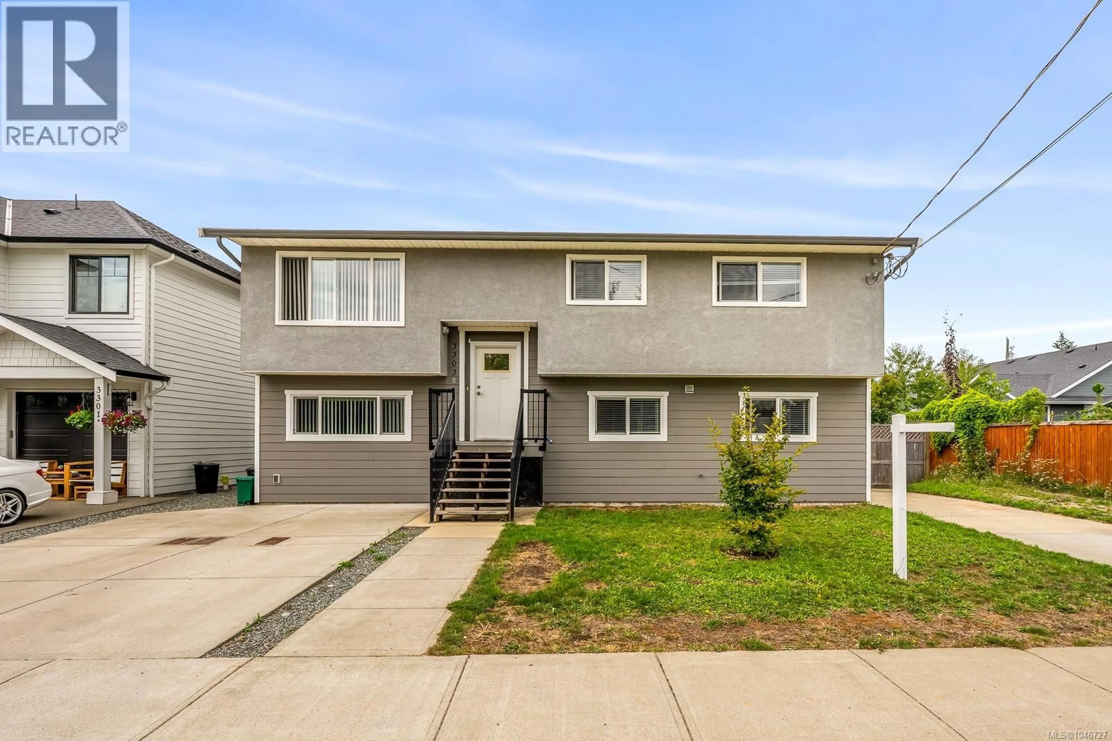 Home with vinyl exterior material, street for 3303 SEVENTH STREET, Cumberland British Columbia V0R1S0