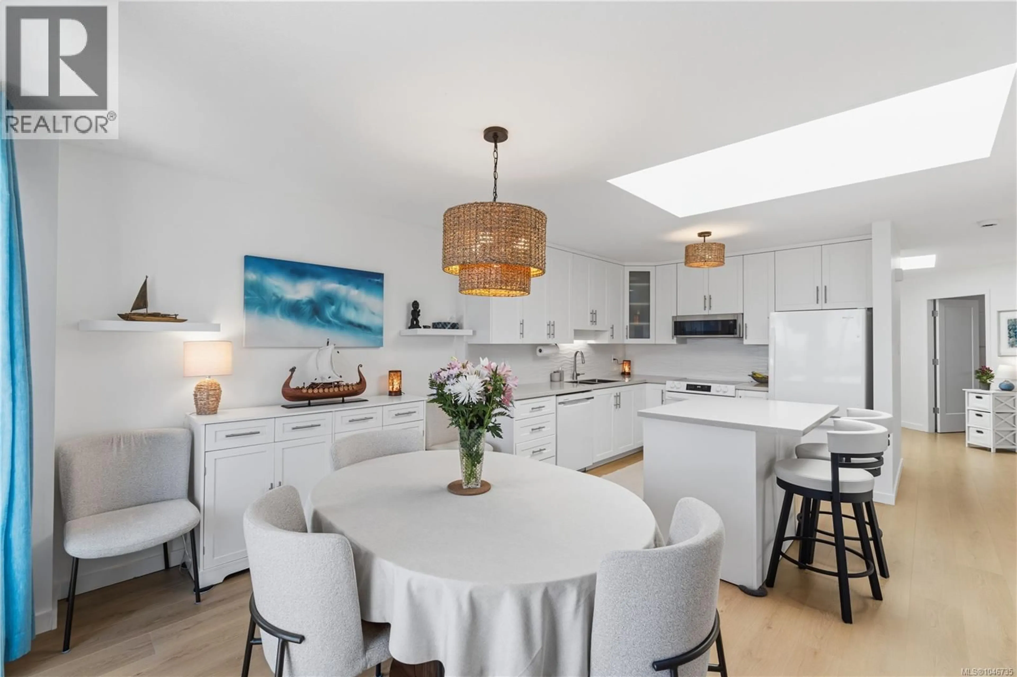 Open concept kitchen, ceramic/tile floor for 228 - 330 DOGWOOD STREET, Parksville British Columbia V9P1P7
