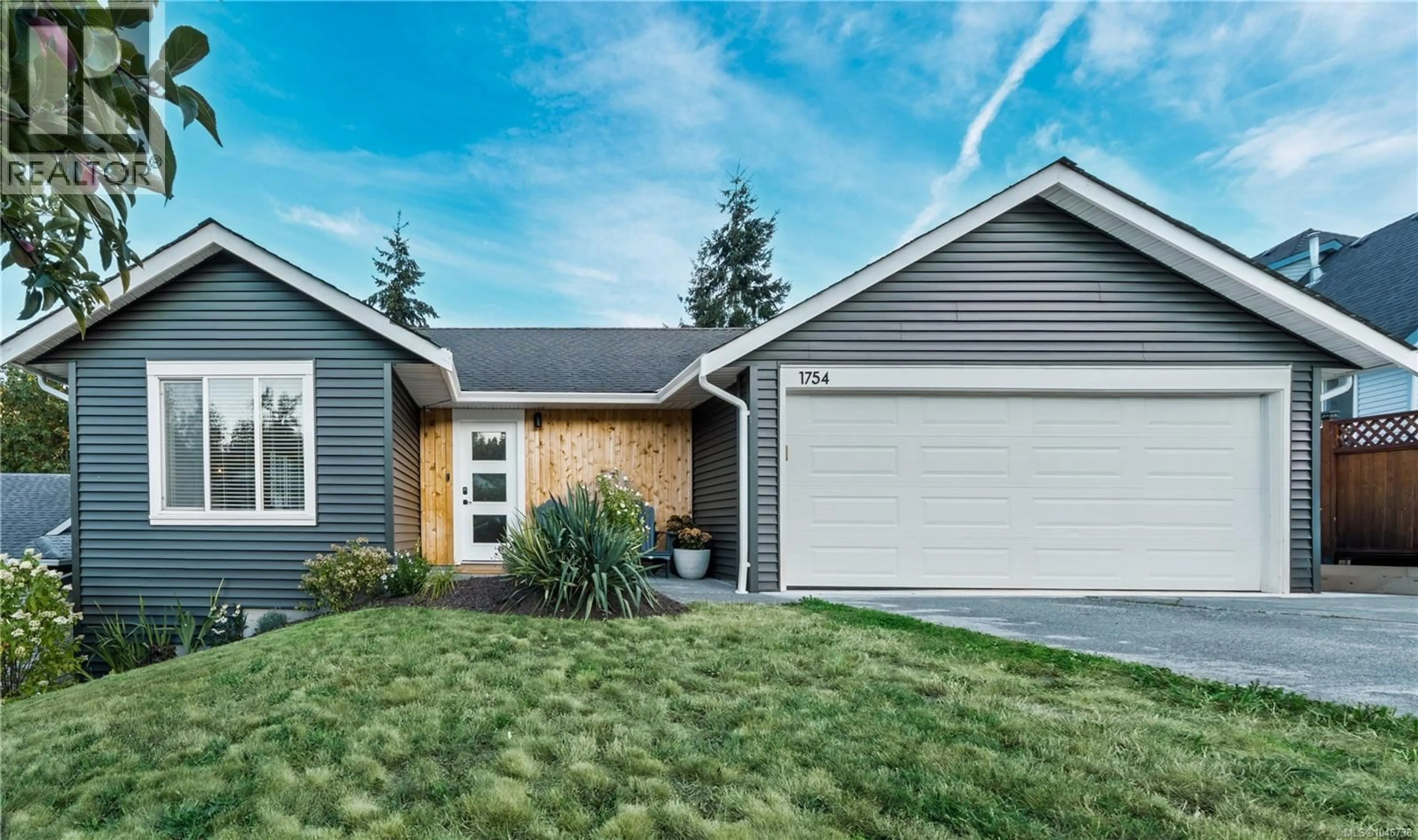 Home with vinyl exterior material, street for 1754 IDAHO PLACE, Nanaimo British Columbia V9X1C6