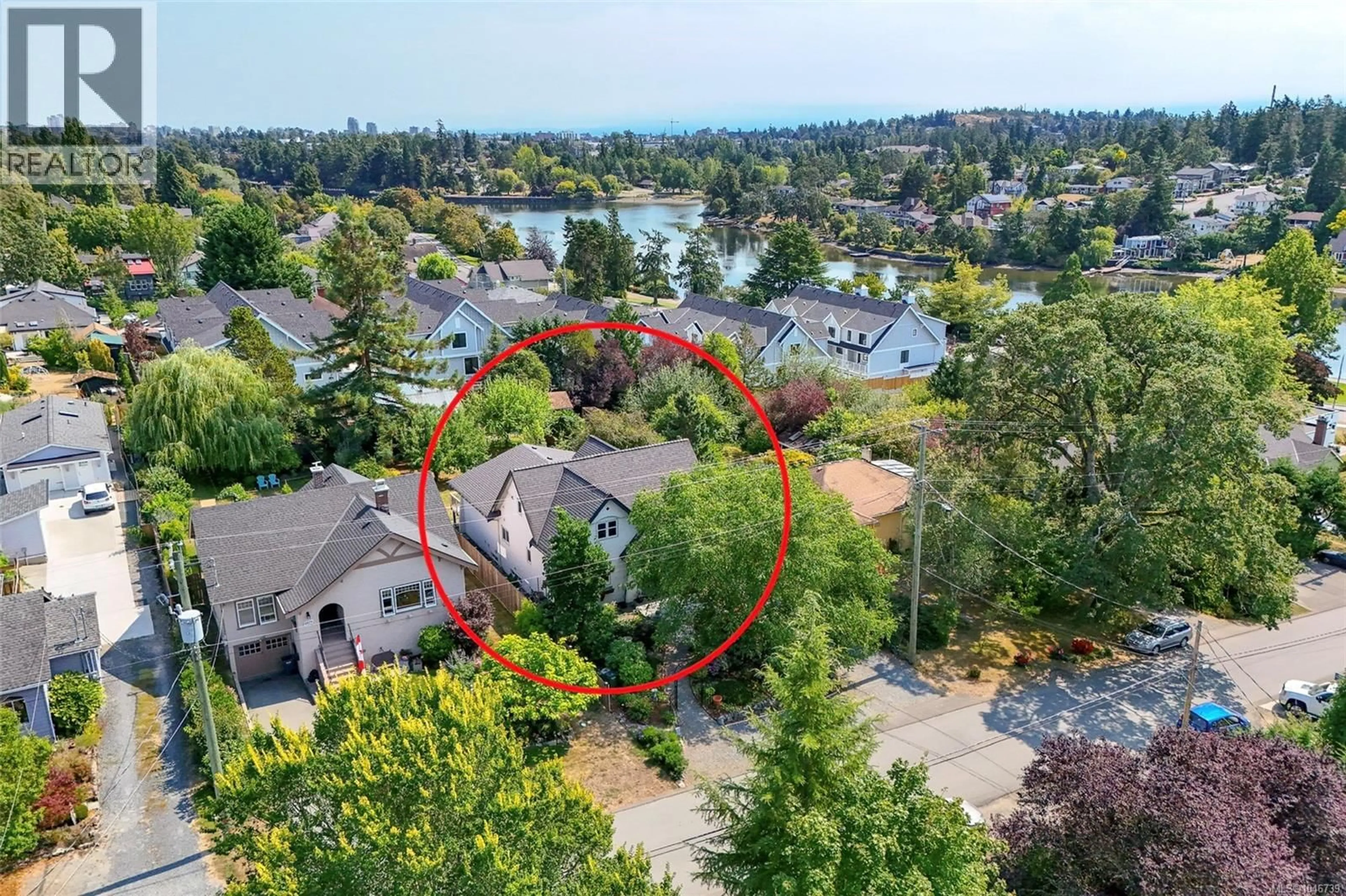 A pic from outside/outdoor area/front of a property/back of a property/a pic from drone, water/lake/river/ocean view for 2825 AUSTIN AVENUE, Saanich British Columbia V9A2K8