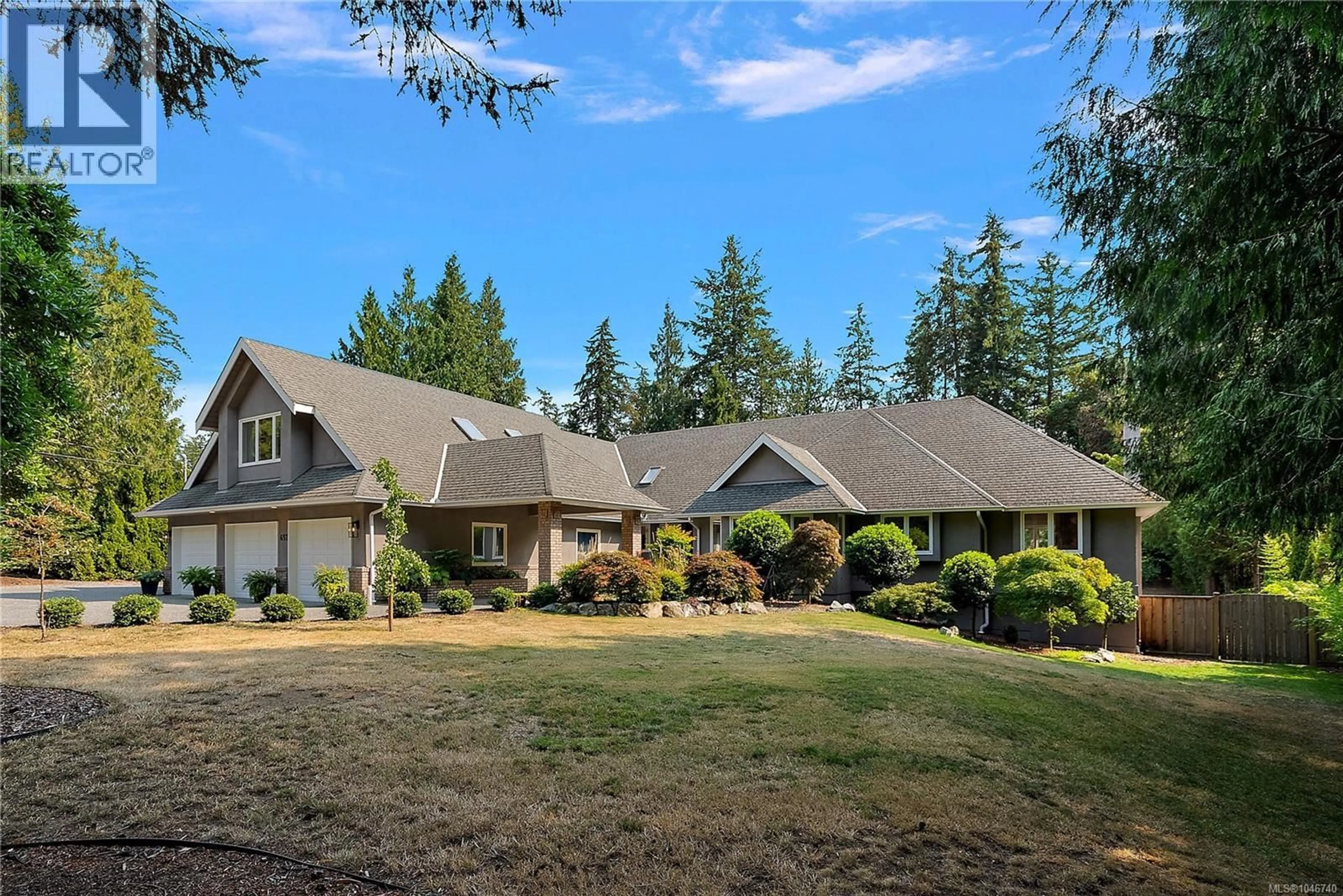Home with vinyl exterior material, unknown for 657 CROMARTY AVENUE, North Saanich British Columbia V8L5G6