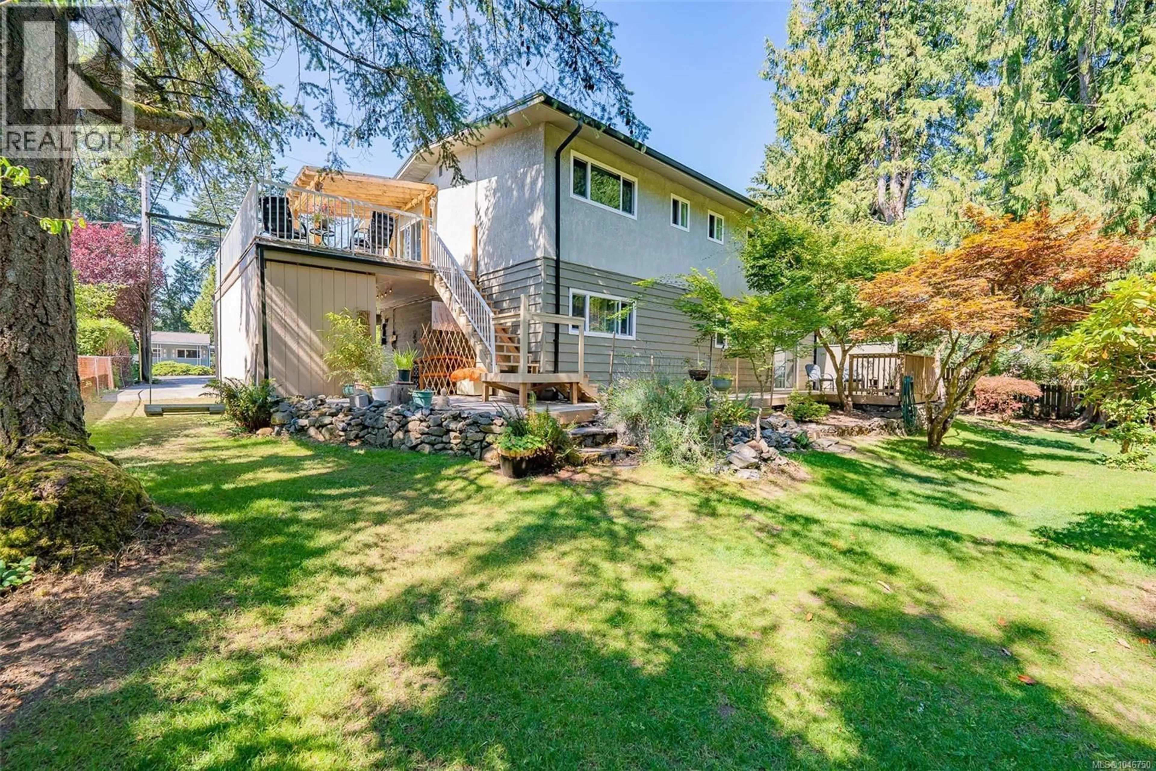 Patio, water/lake/river/ocean view for 3362 UPLANDS DRIVE, Nanaimo British Columbia V9T2T5