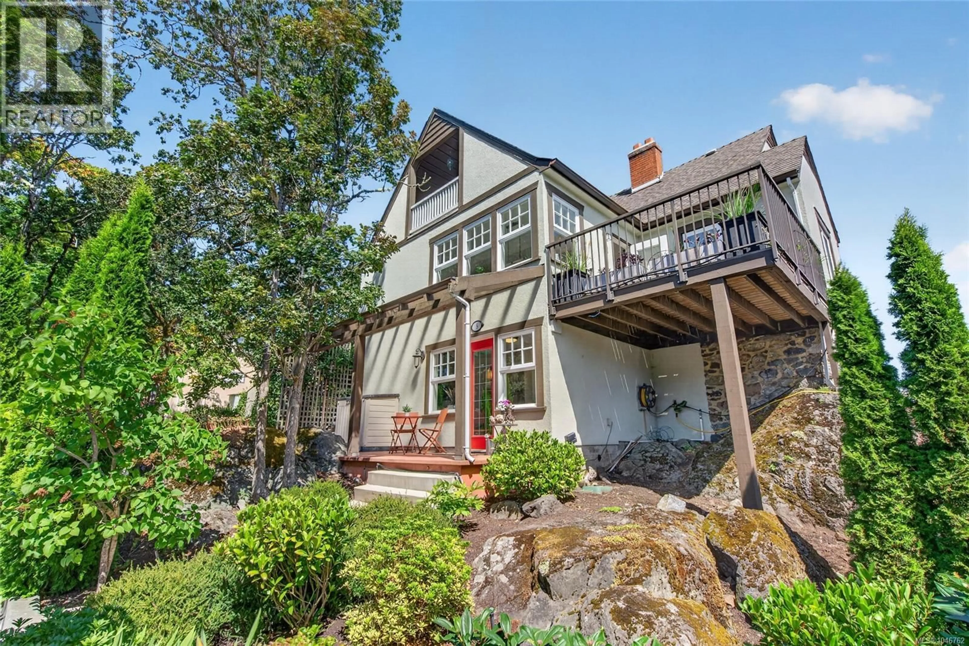 Patio, street for 5 - 235 ISLAND HIGHWAY, View Royal British Columbia V9B1G3