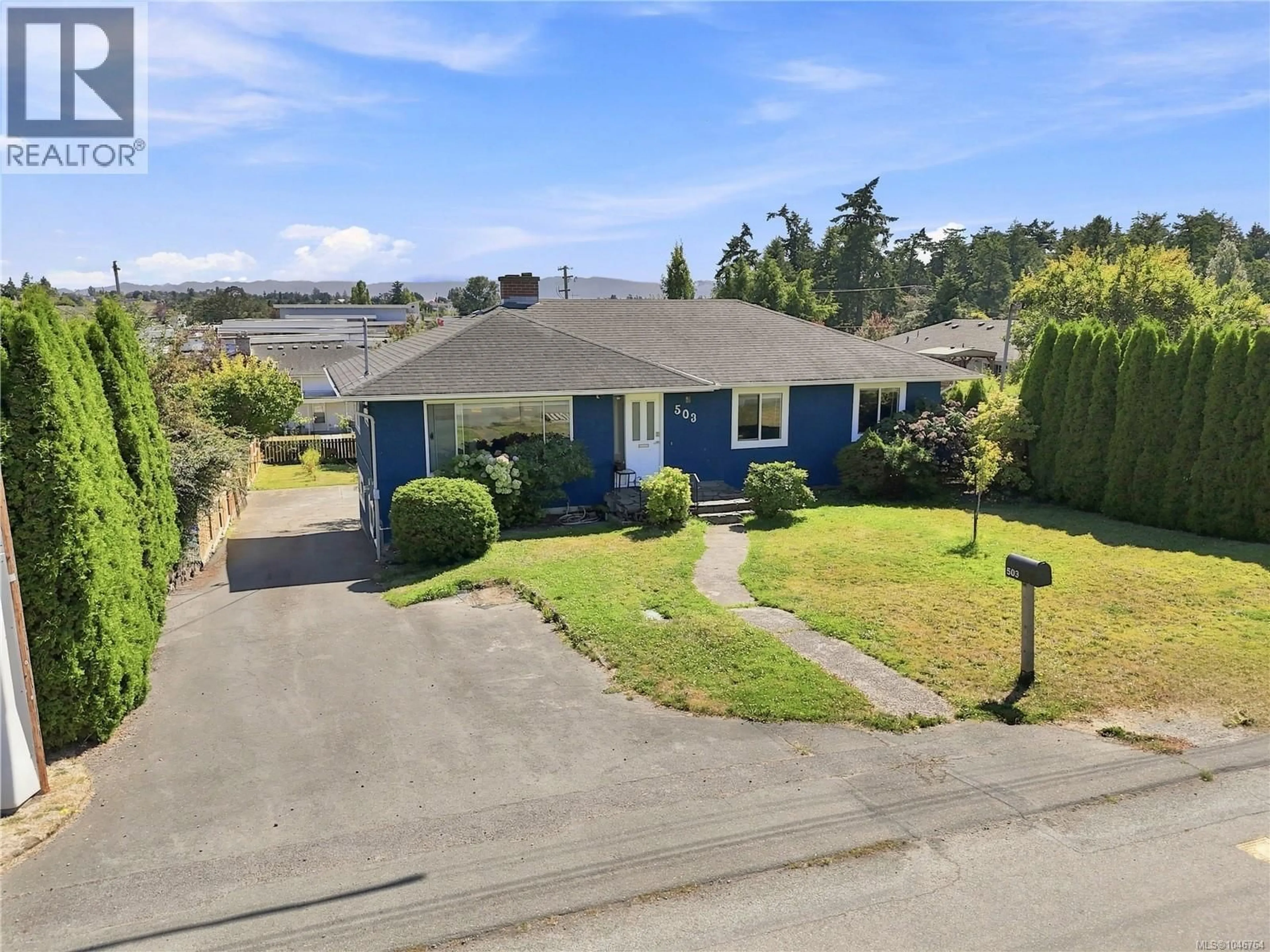 A pic from outside/outdoor area/front of a property/back of a property/a pic from drone, water/lake/river/ocean view for 503 WHITESIDE STREET, Saanich British Columbia V8Z1Y3
