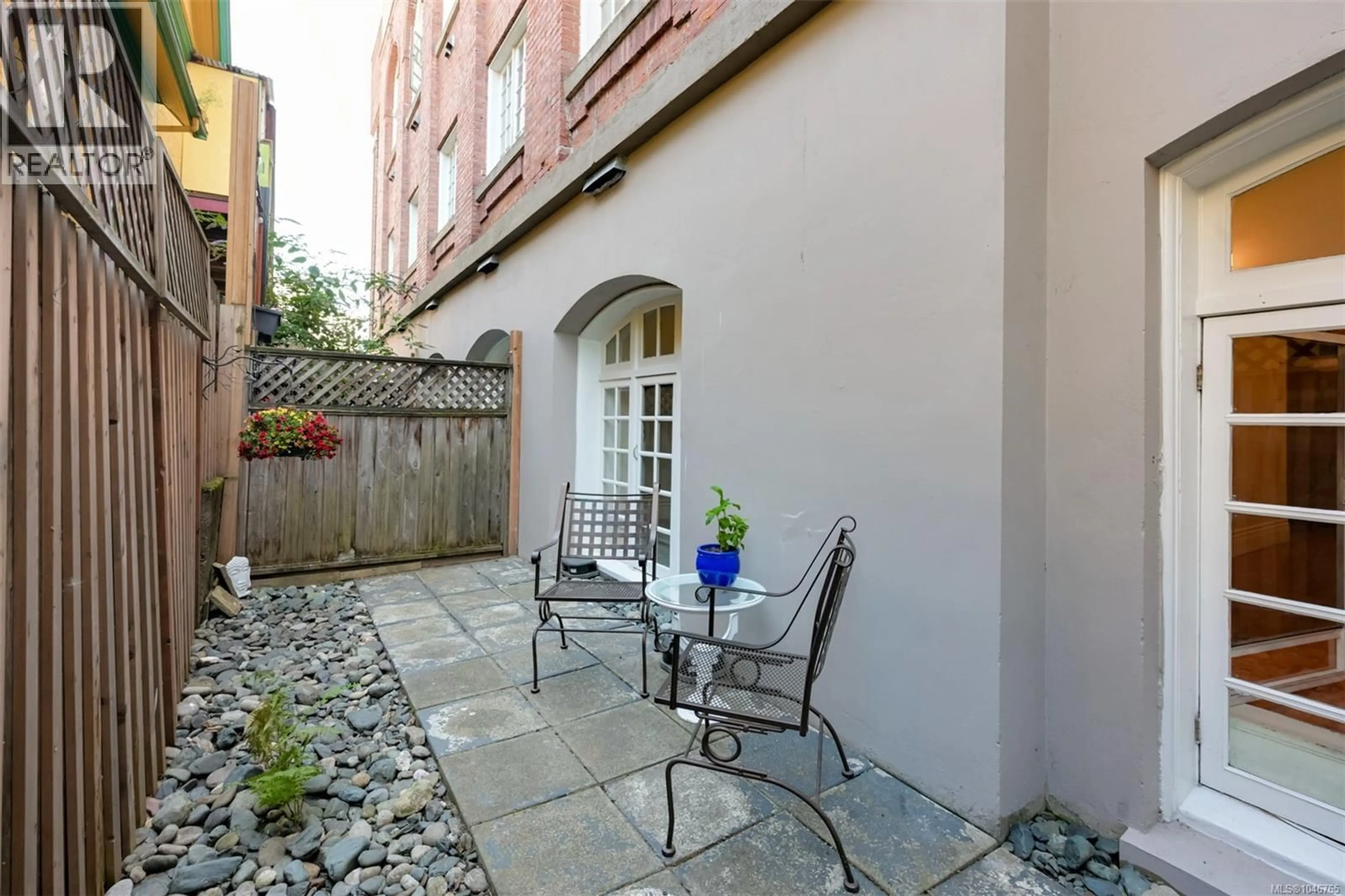 Patio, street for 203 - 1602 QUADRA STREET, Victoria British Columbia V8W2L4