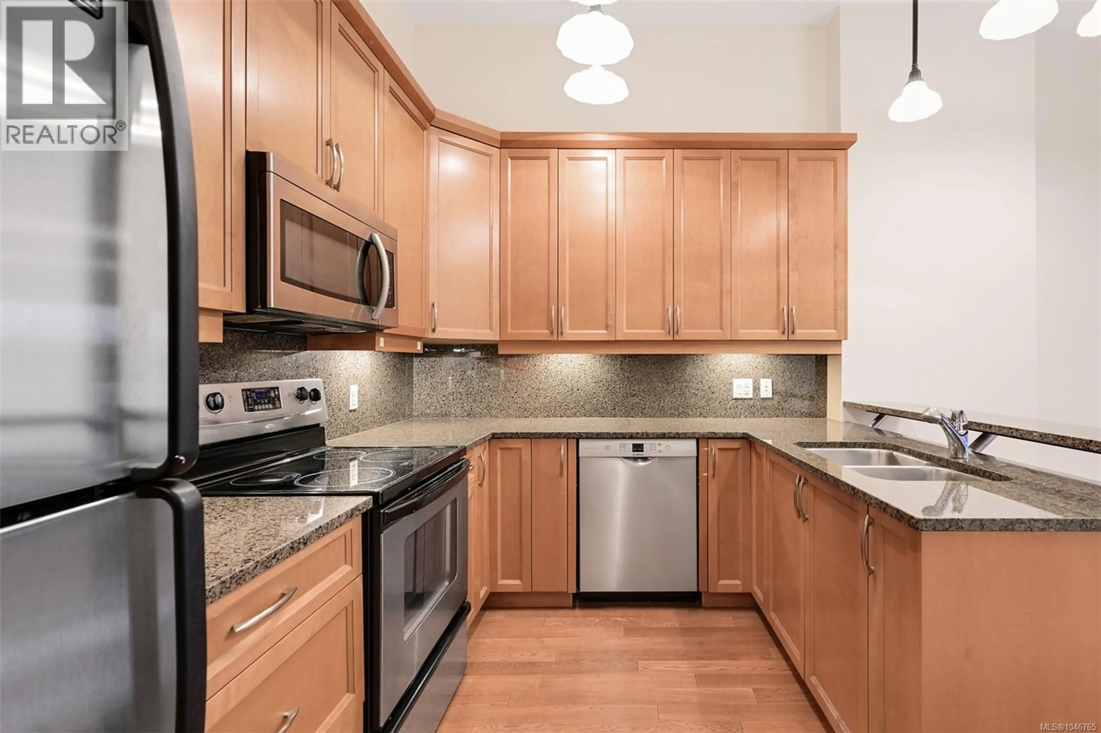 Standard kitchen, unknown for 203 - 1602 QUADRA STREET, Victoria British Columbia V8W2L4