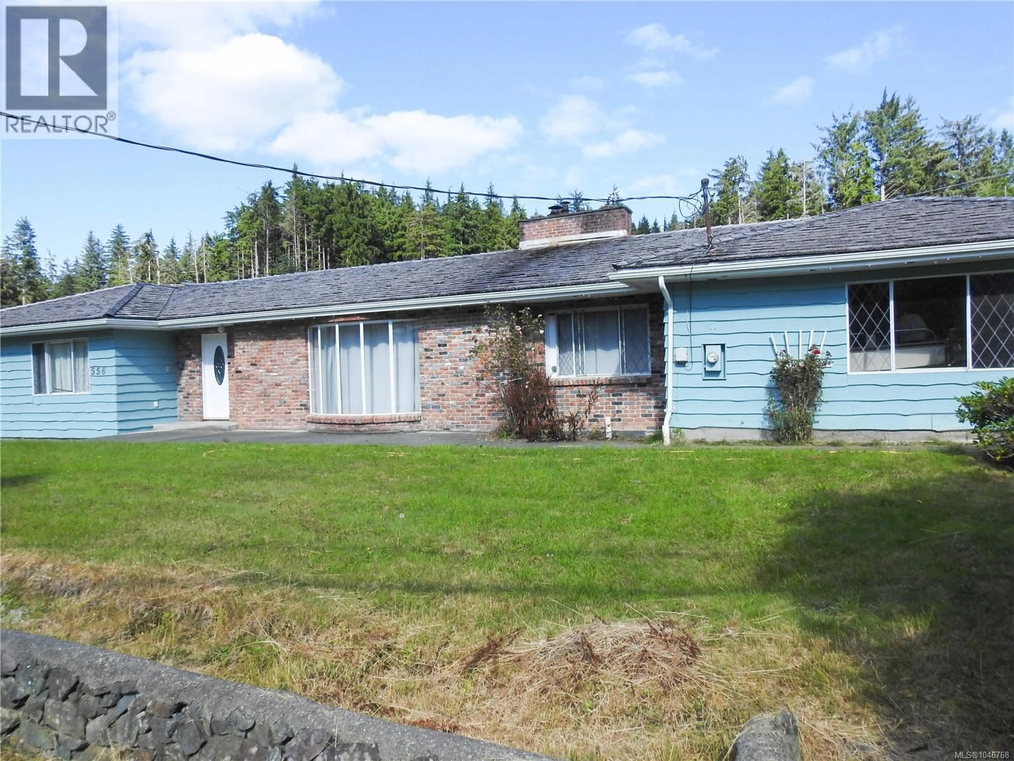 A pic from outside/outdoor area/front of a property/back of a property/a pic from drone, street for 556 COAL HARBOUR ROAD, Coal Harbour British Columbia V0N1K0